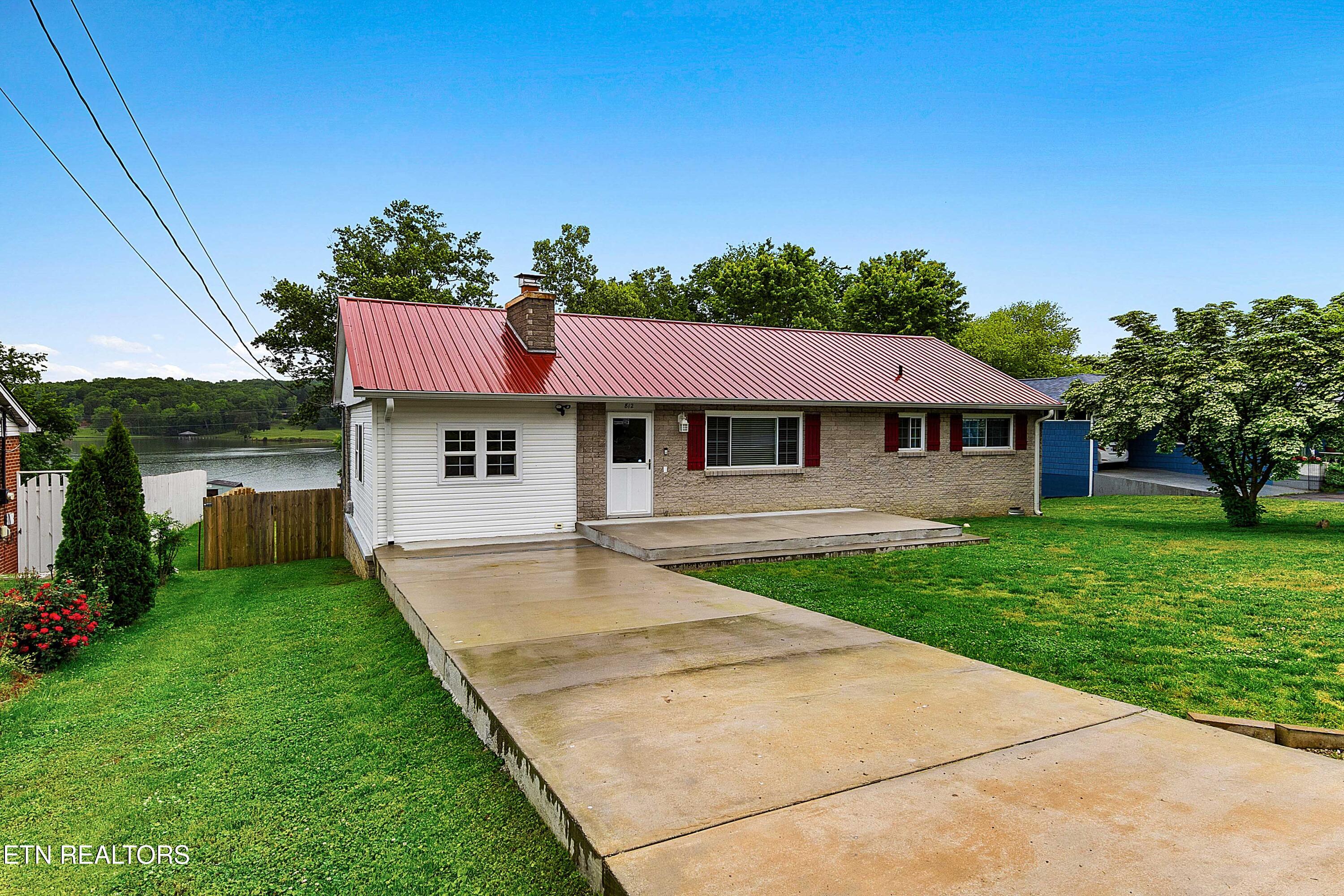 812 Brown Avenue Kingston TN 37763