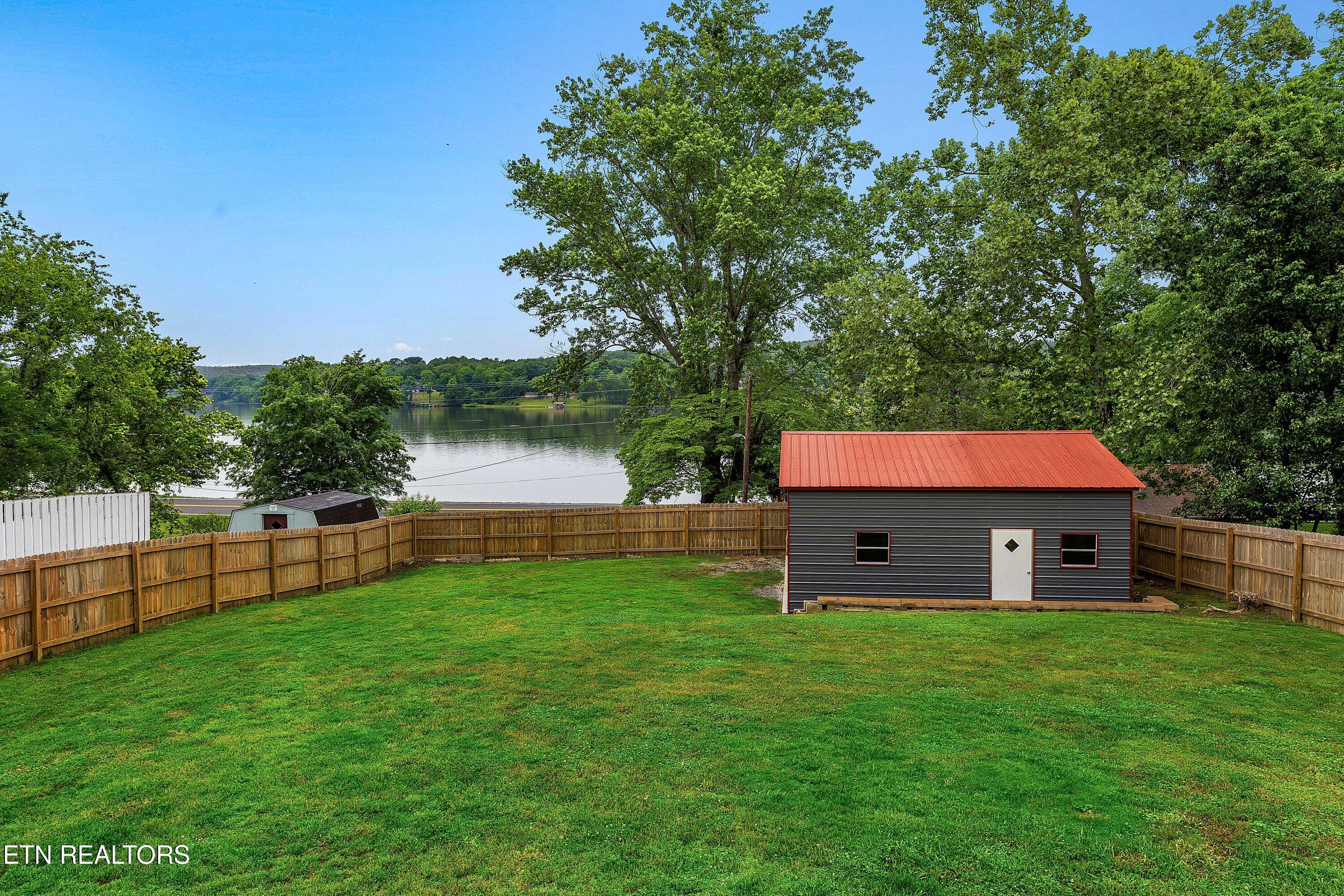 812 Brown Avenue Kingston TN 37763