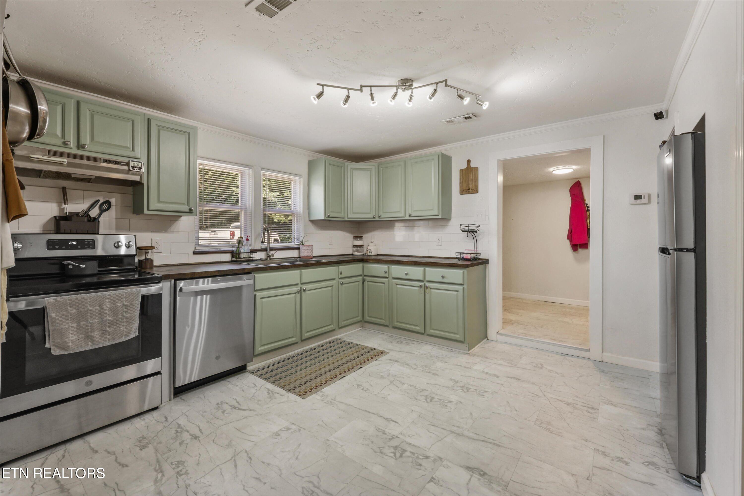 1306 Montvale Station Road Maryville TN 37803