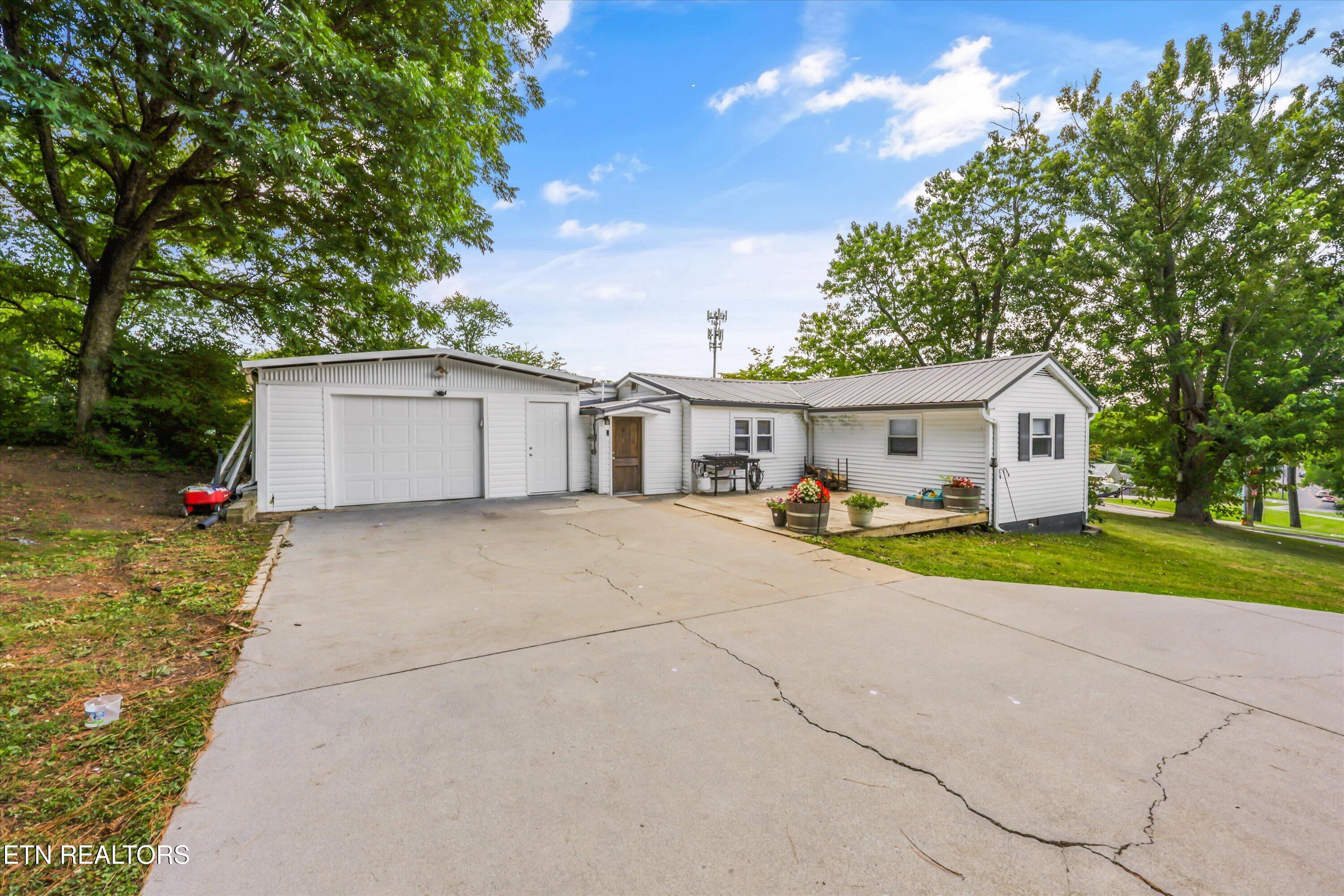 1306 Montvale Station Road Maryville TN 37803