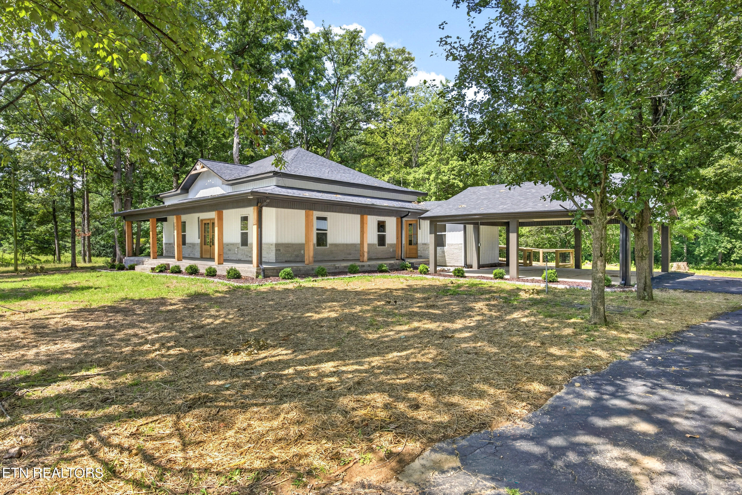 909 Hawkins Crawford Road Cookeville TN 38501