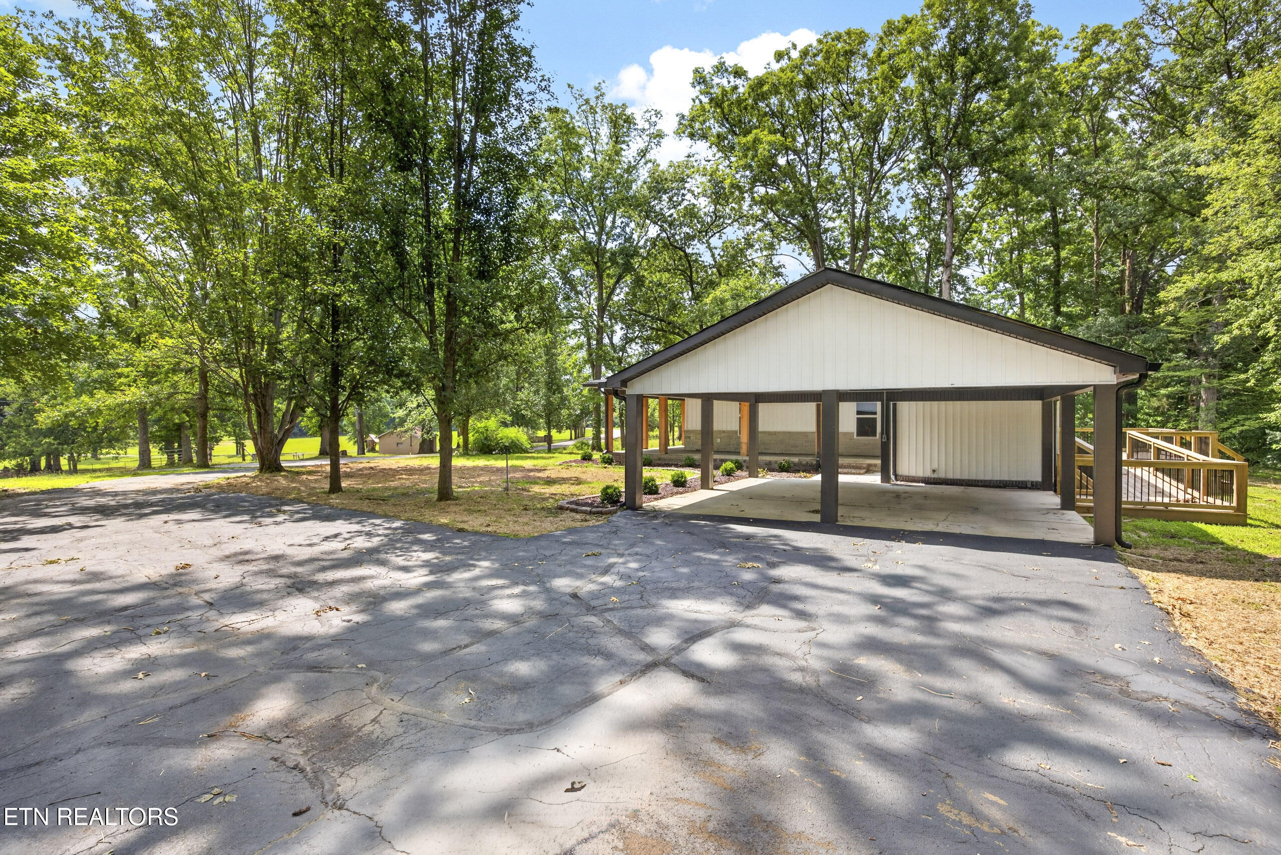 909 Hawkins Crawford Road Cookeville TN 38501
