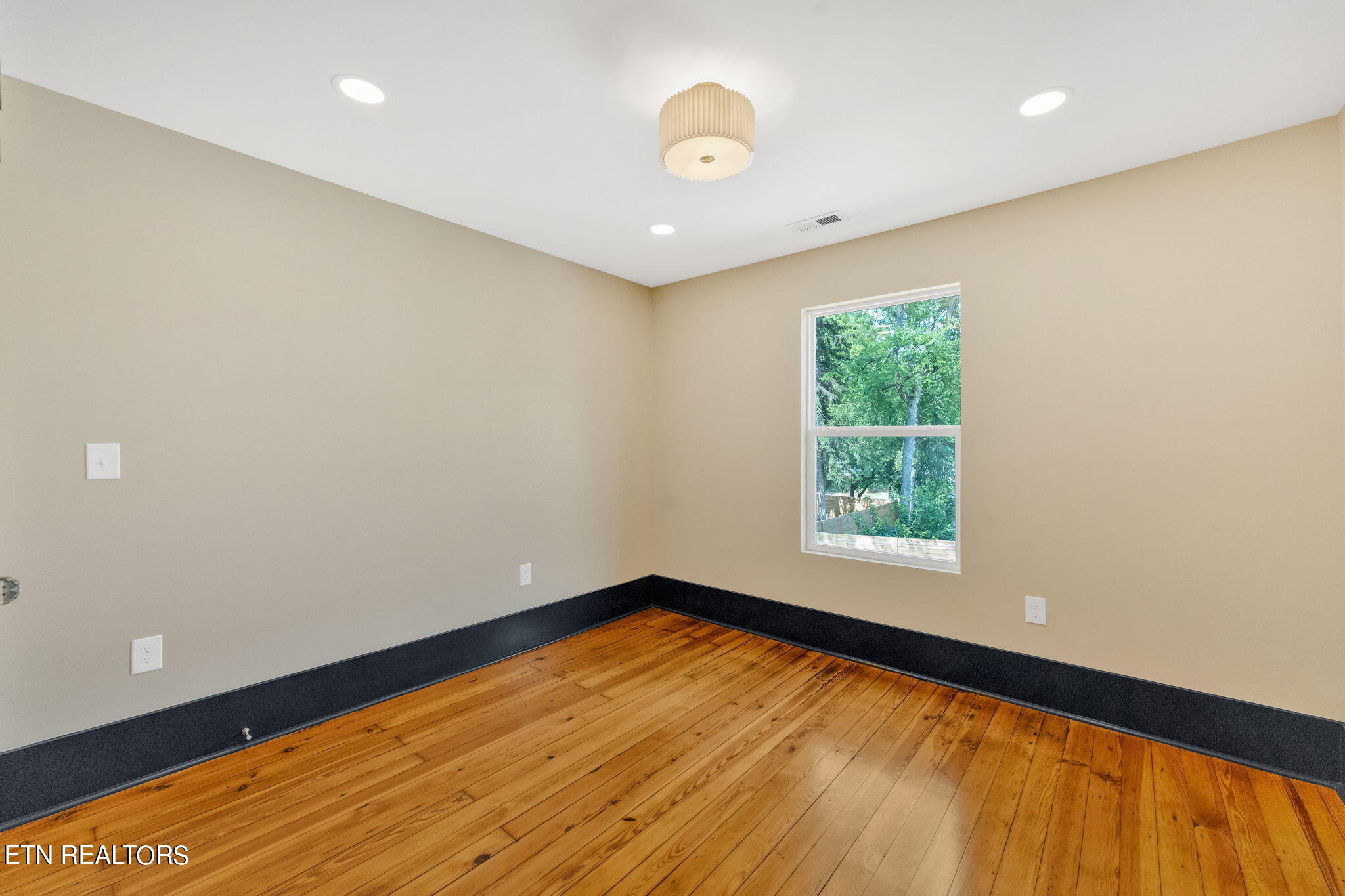 1715 Washington Pike Knoxville TN 37917