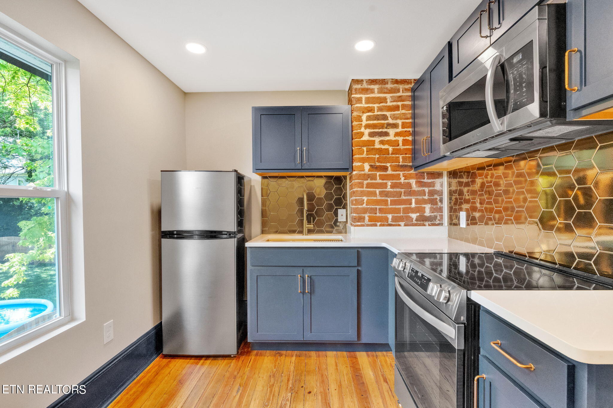 1715 Washington Pike Knoxville TN 37917