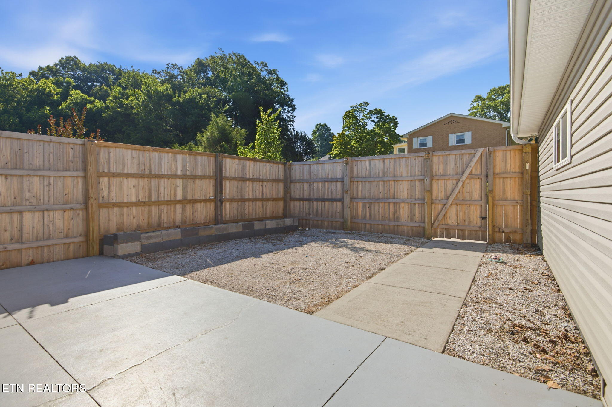 800 N Kingston Avenue Rockwood TN 37854