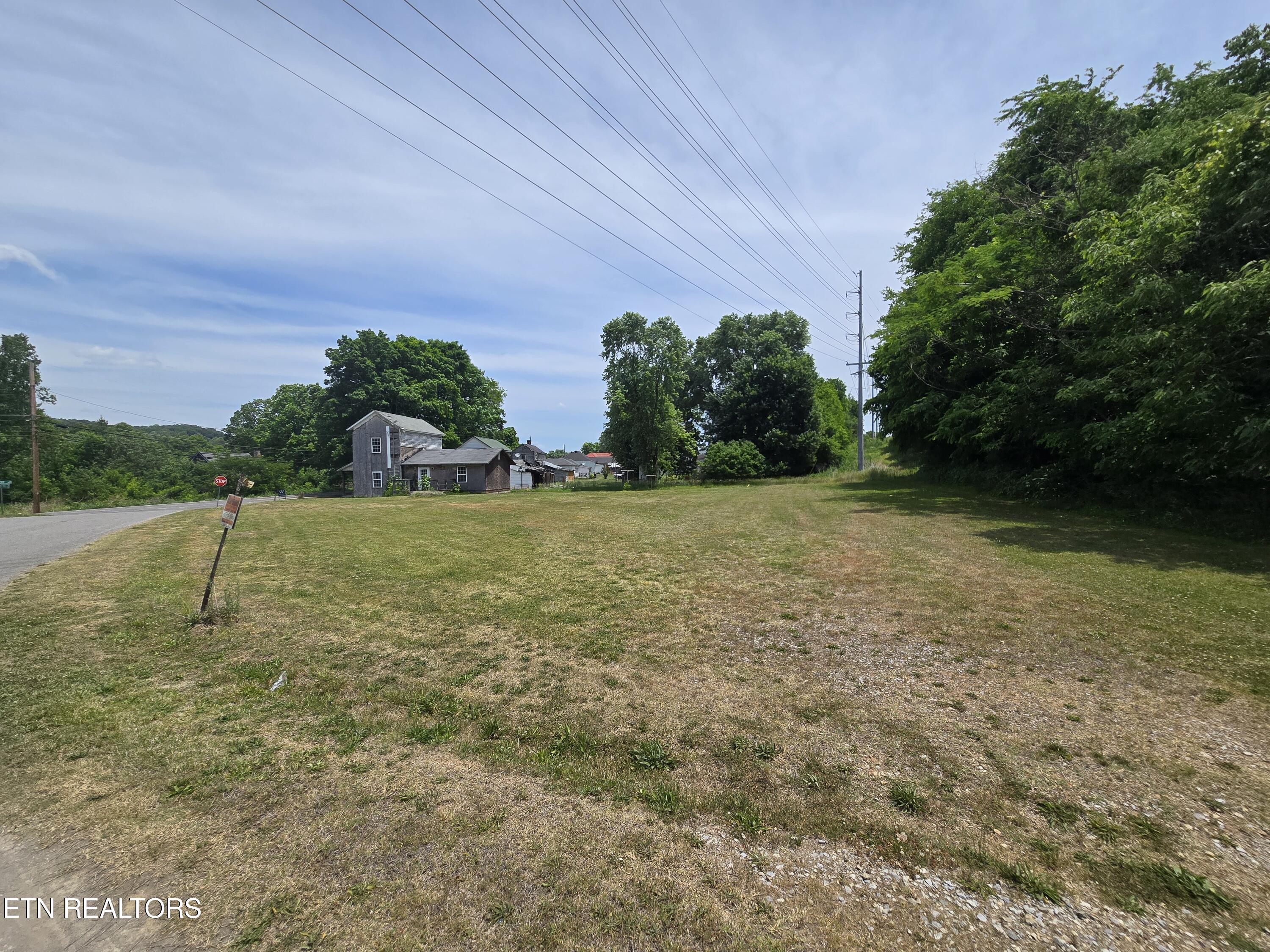 9354 Mascot Road Mascot TN 37806