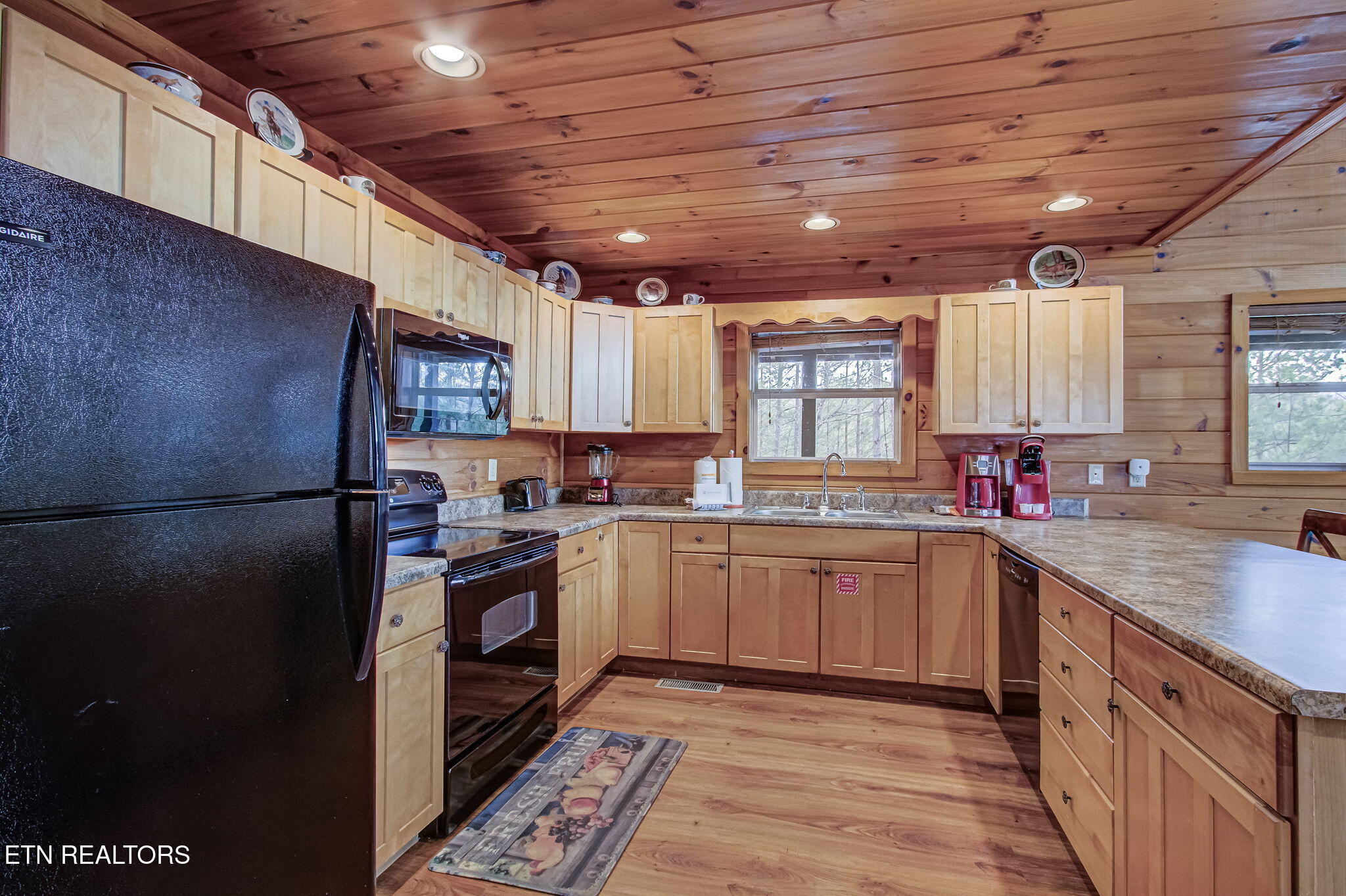 3779 Old Mountain Road Sevierville TN 37876