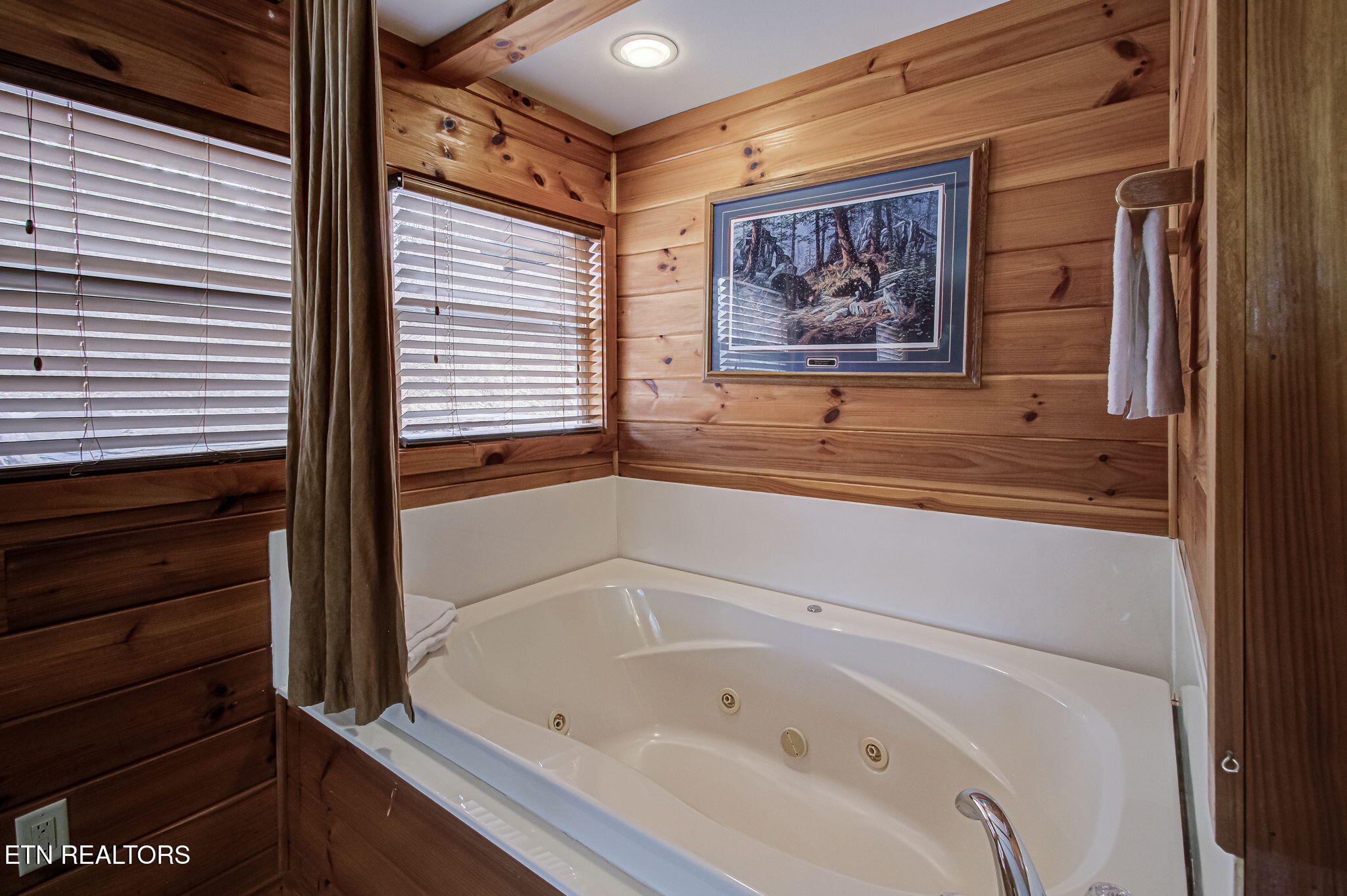 3779 Old Mountain Road Sevierville TN 37876