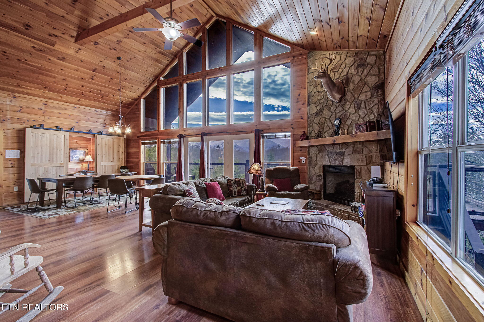 3779 Old Mountain Road Sevierville TN 37876