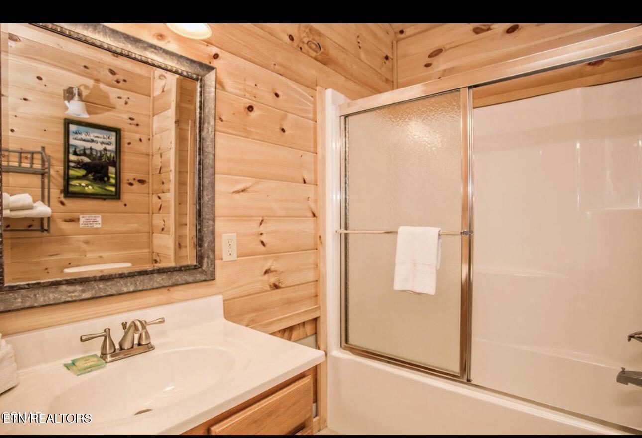 3510 Twin City Way Pigeon Forge TN 37863