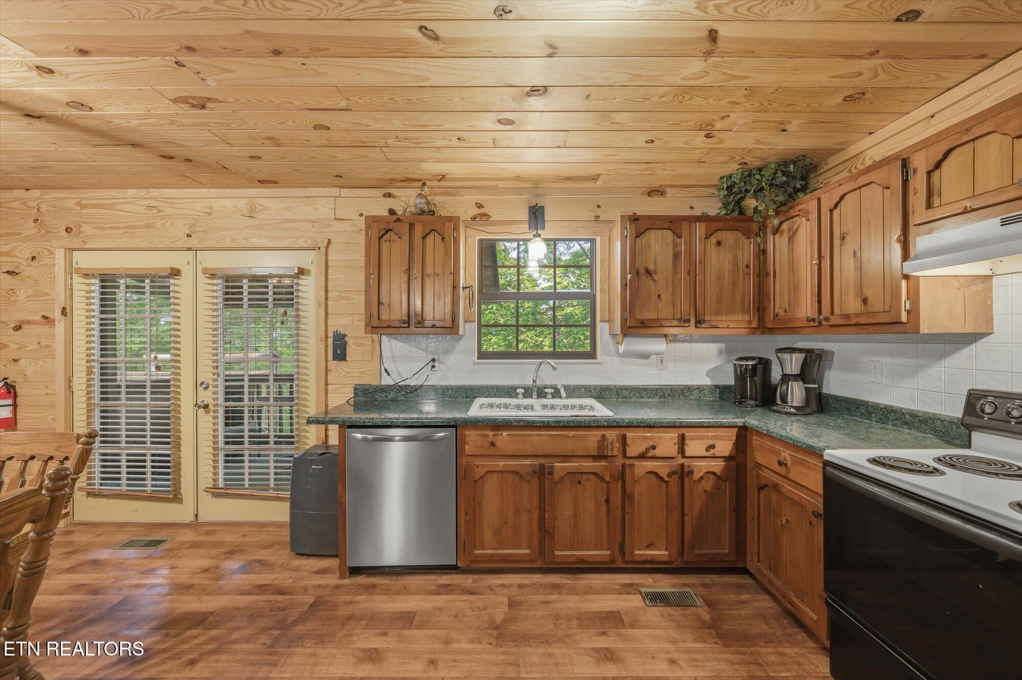 759 Ridgefield Drive Sevierville TN 37876