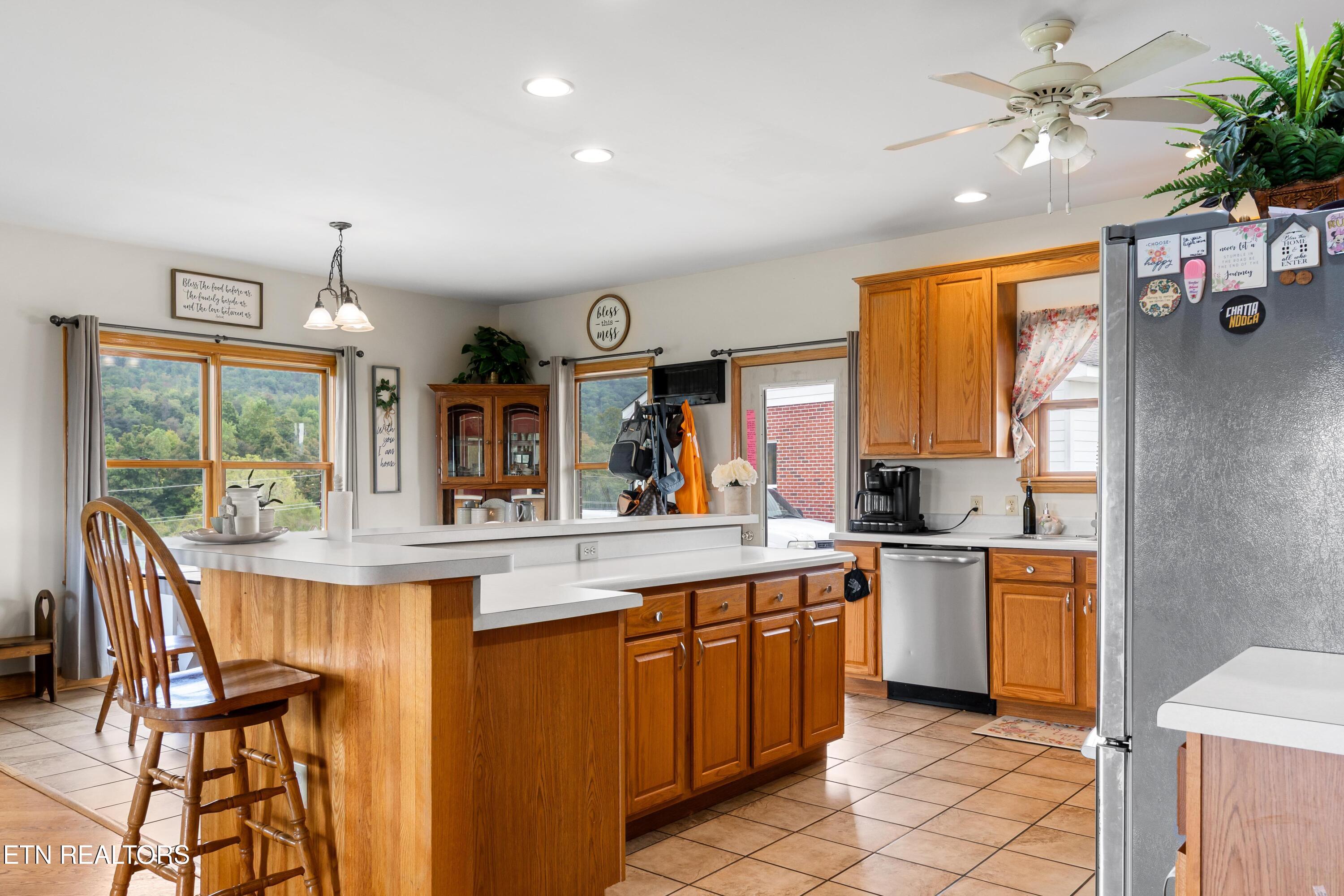 1695 Doaks Creek Road Speedwell TN 37870