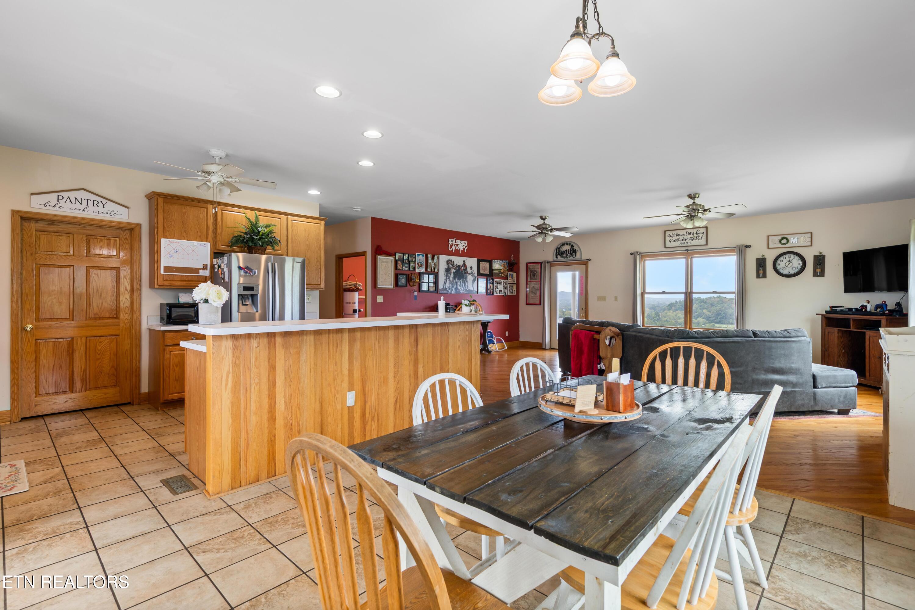 1695 Doaks Creek Road Speedwell TN 37870