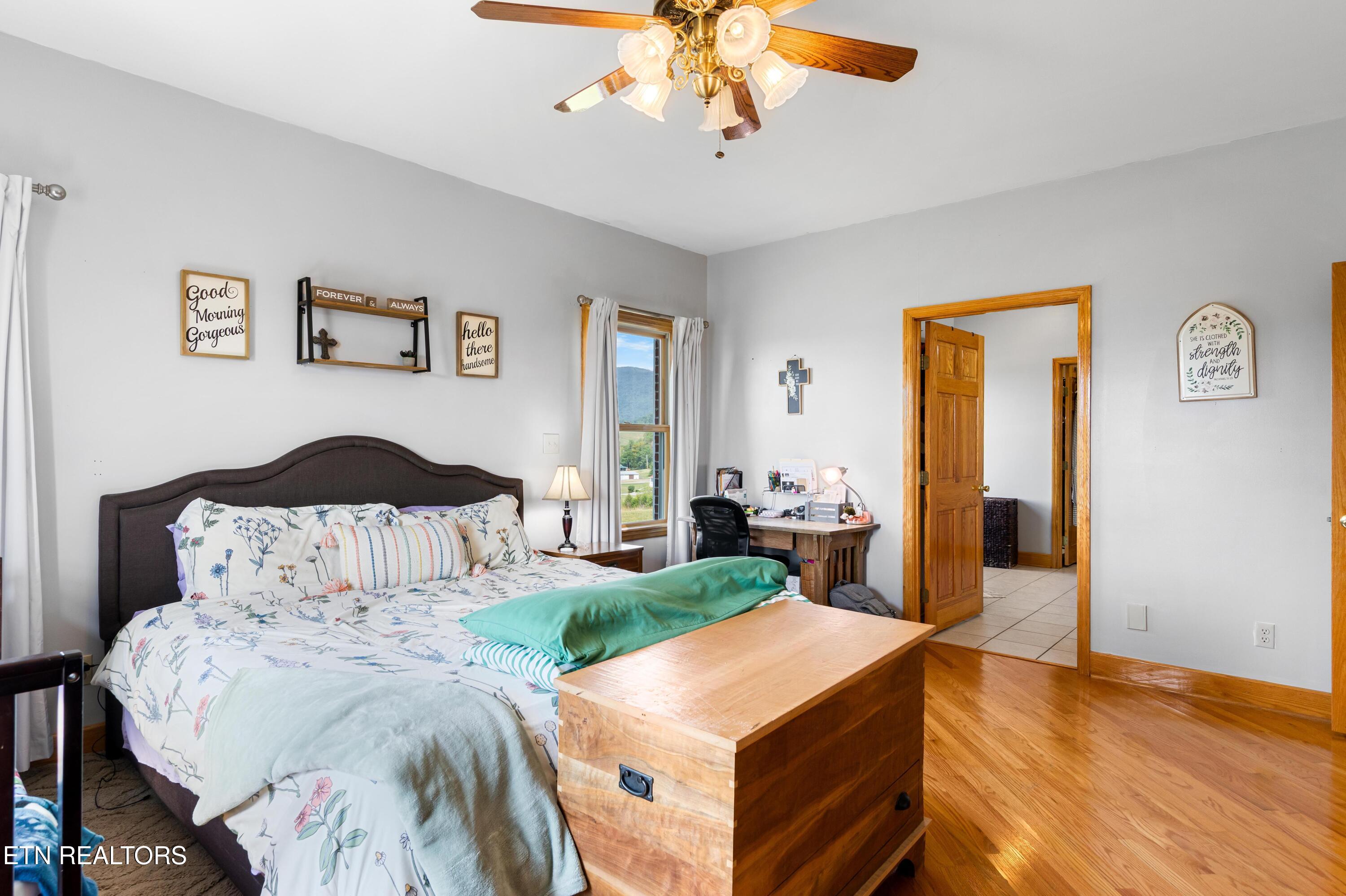 1695 Doaks Creek Road Speedwell TN 37870