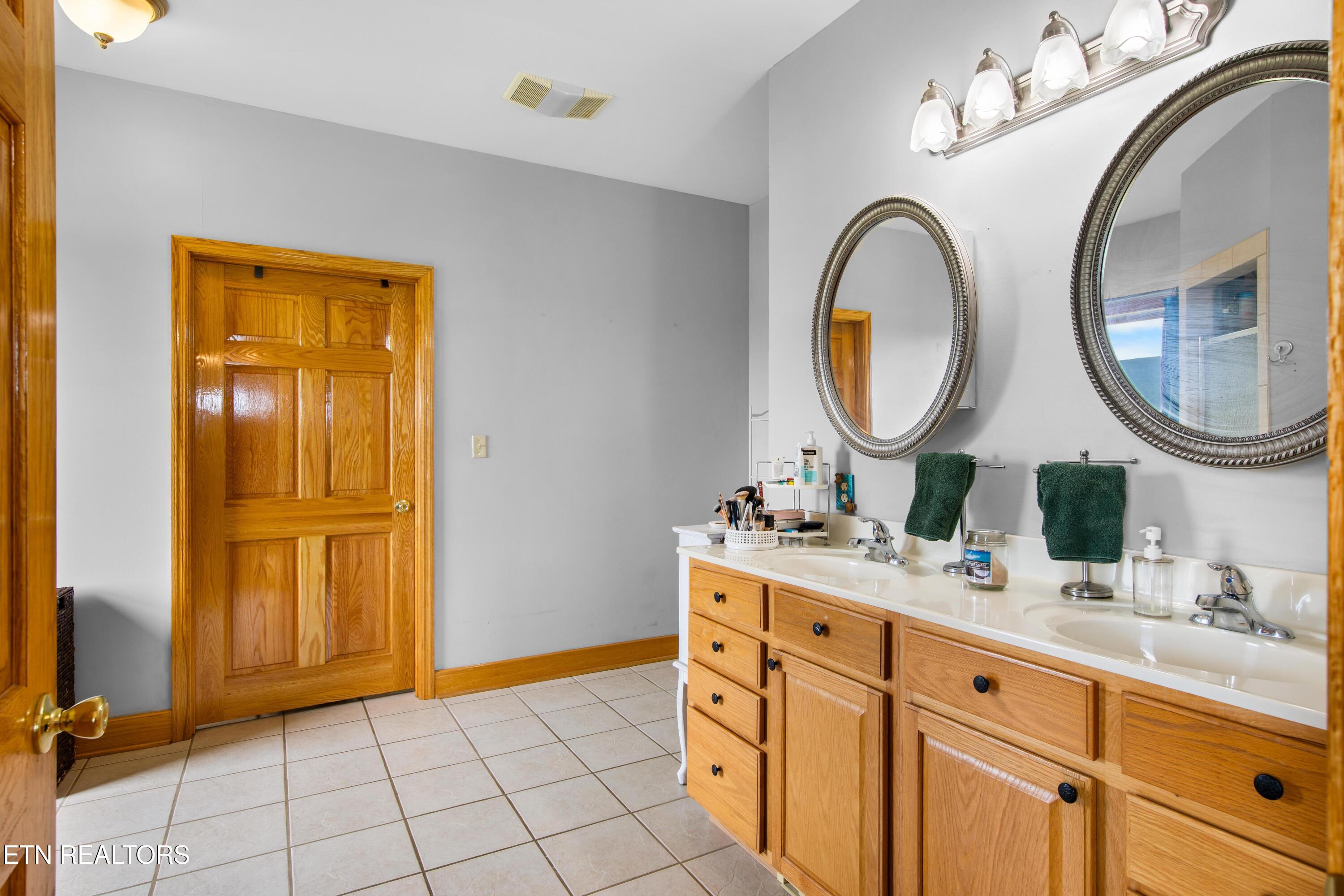 1695 Doaks Creek Road Speedwell TN 37870