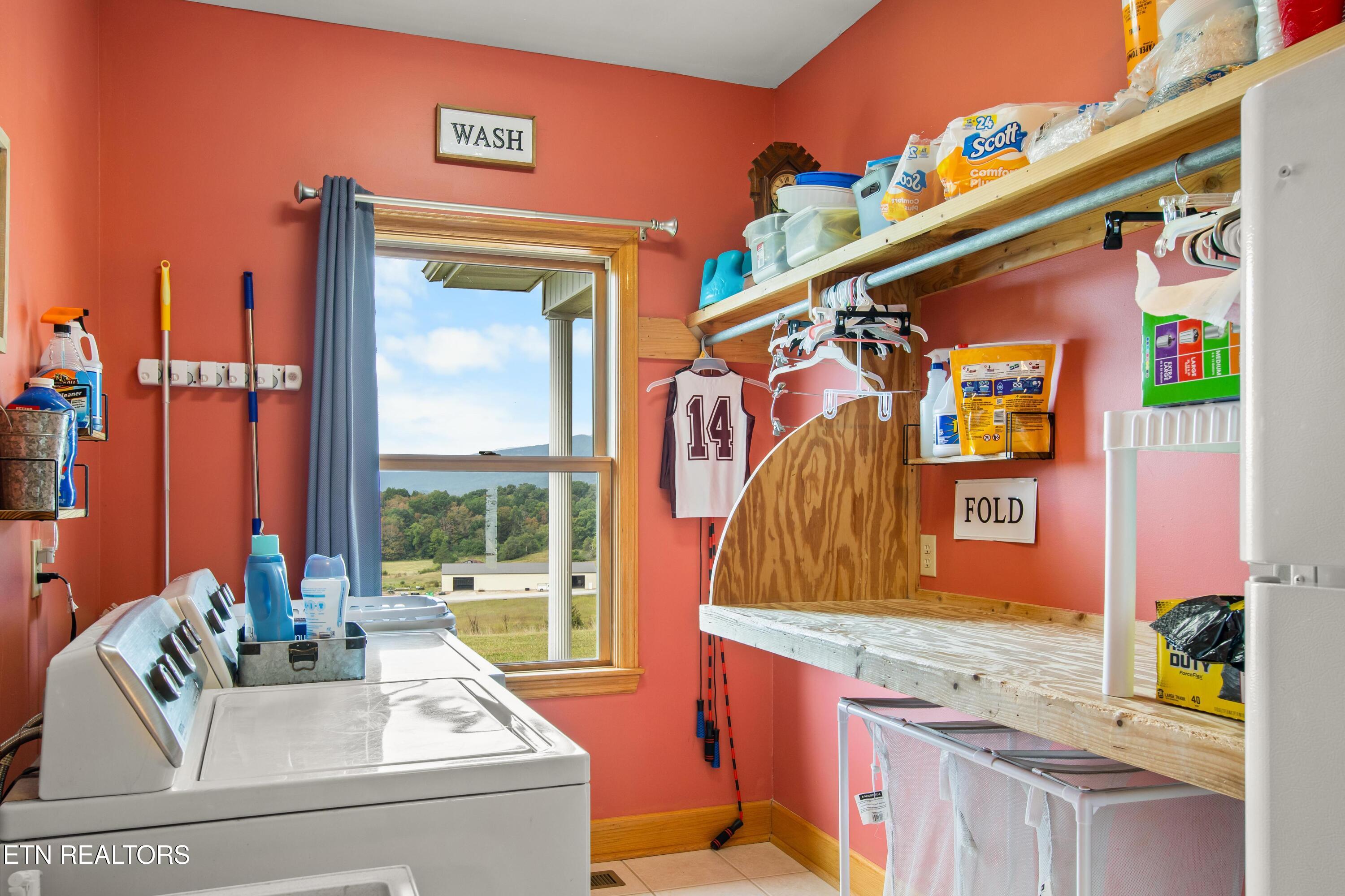 1695 Doaks Creek Road Speedwell TN 37870