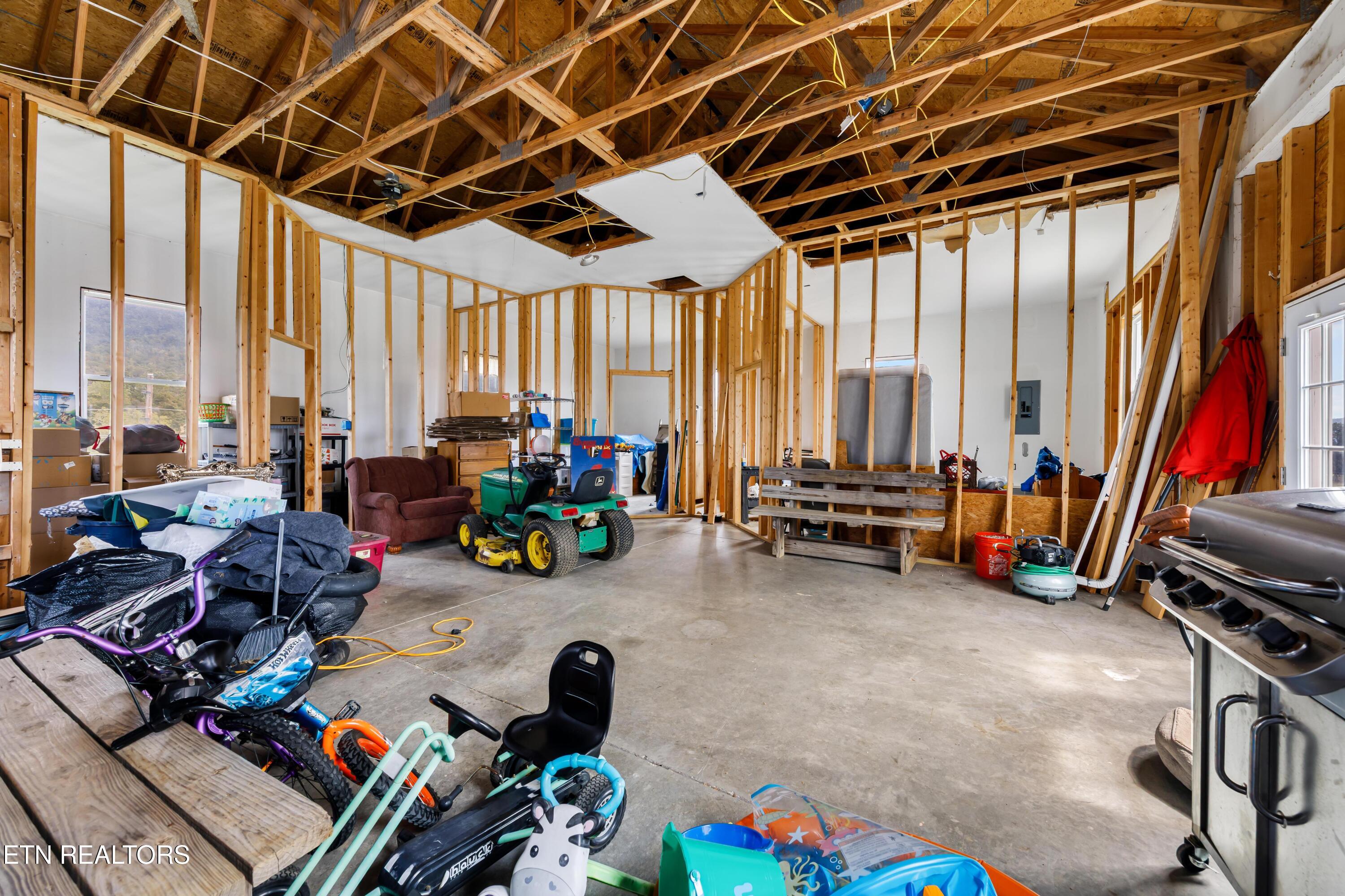 1695 Doaks Creek Road Speedwell TN 37870