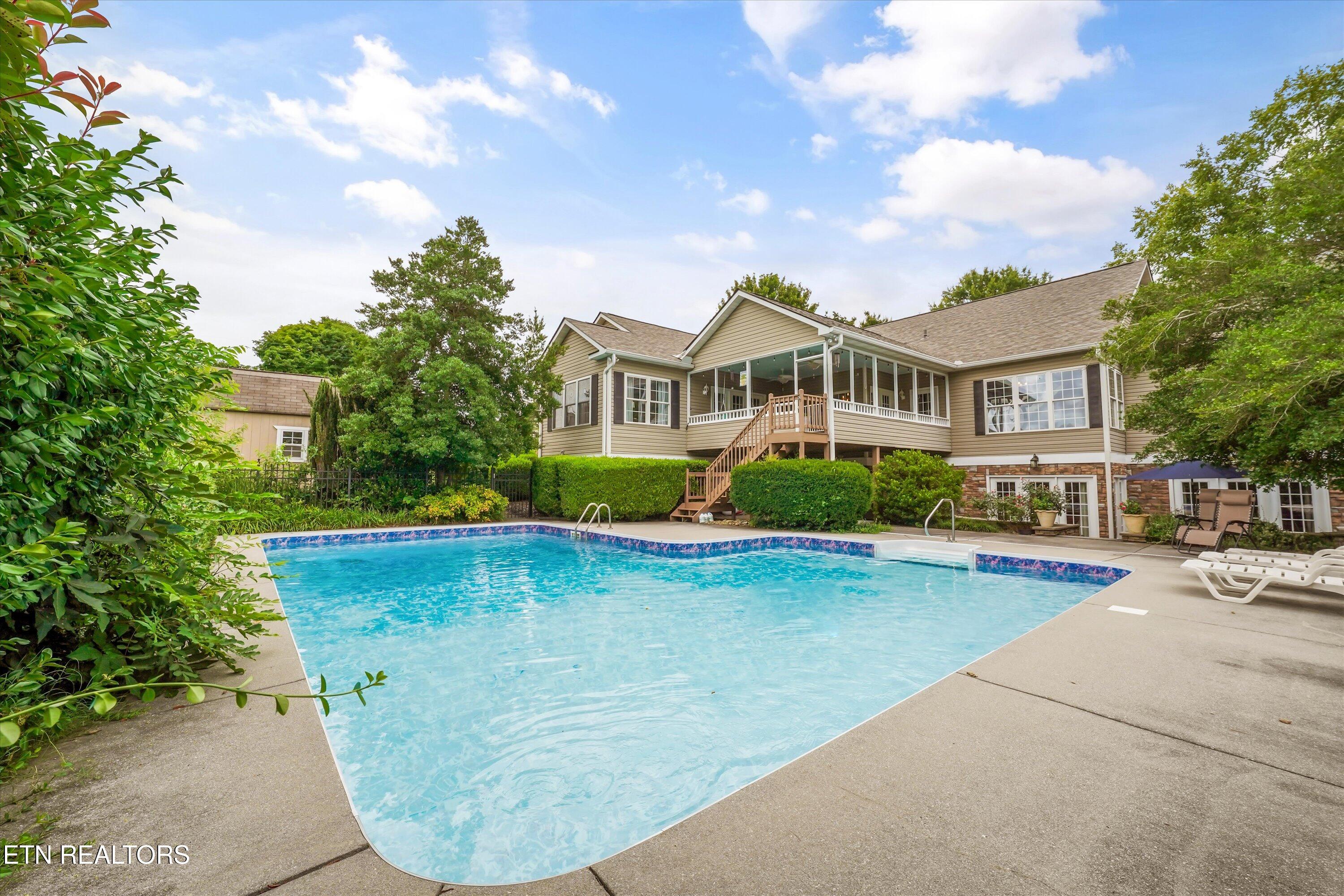 2007 Eastwood Drive Maryville TN 37803