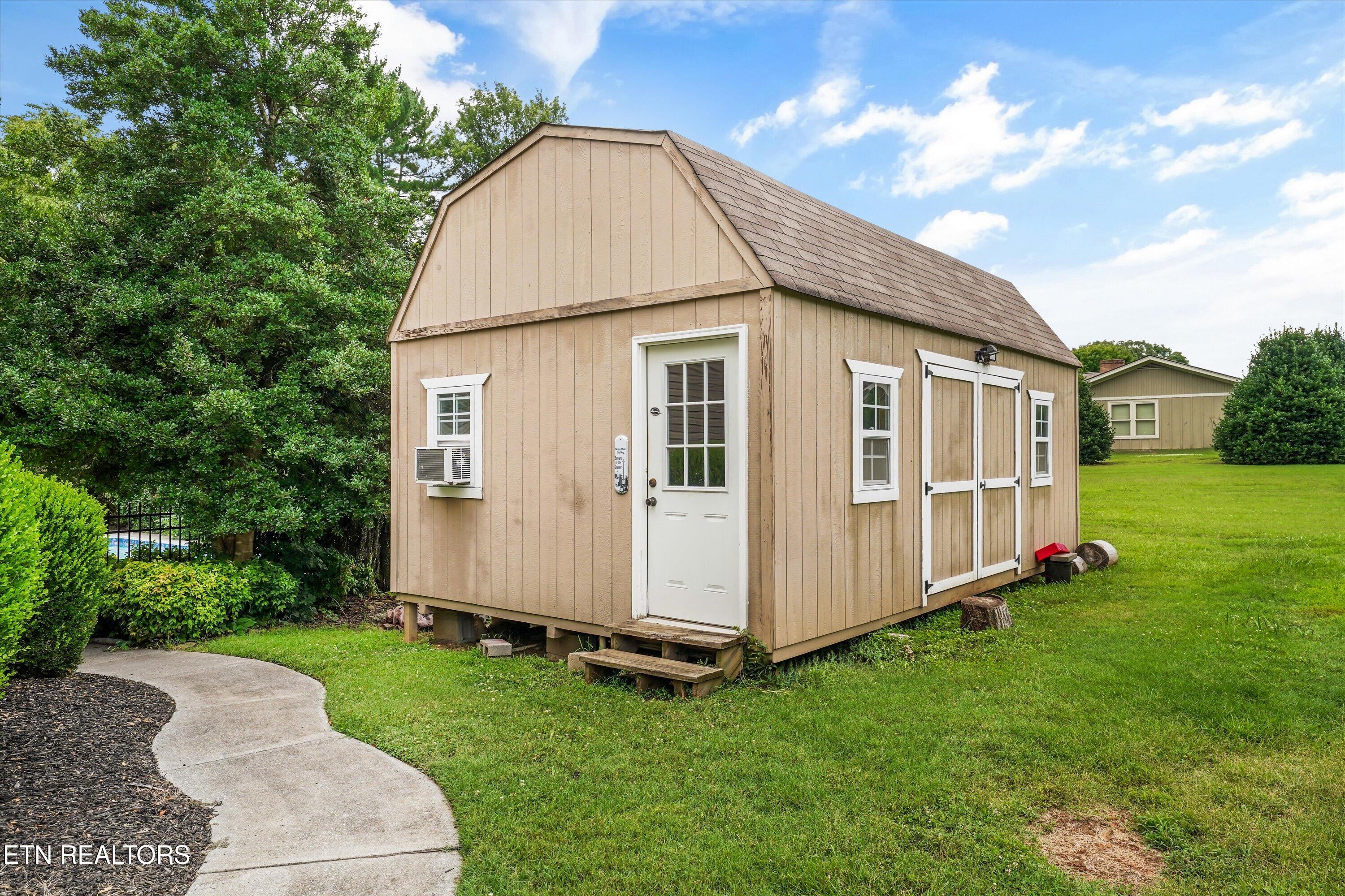 2007 Eastwood Drive Maryville TN 37803