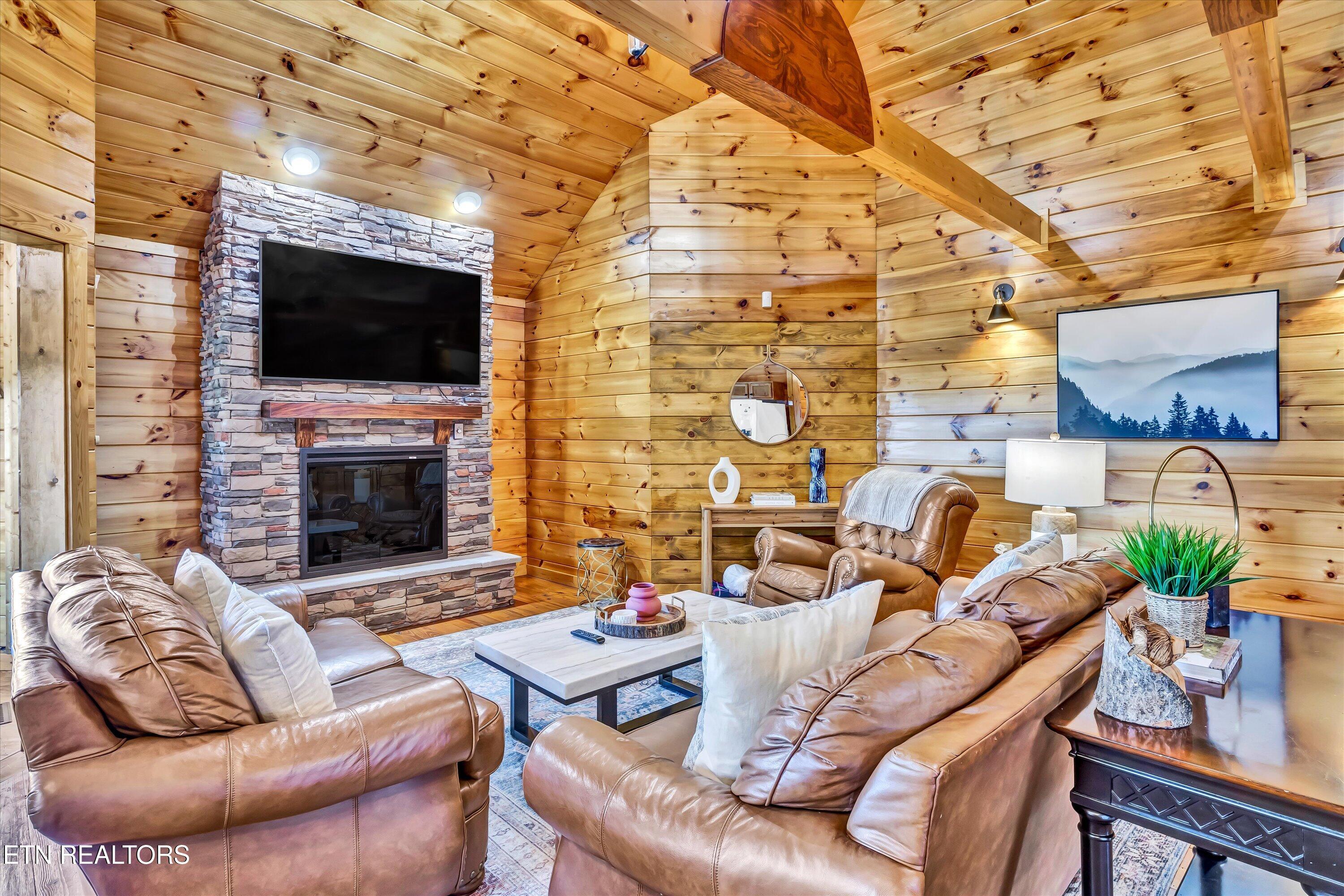 2054 Oakmont Drive Sevierville TN 37876