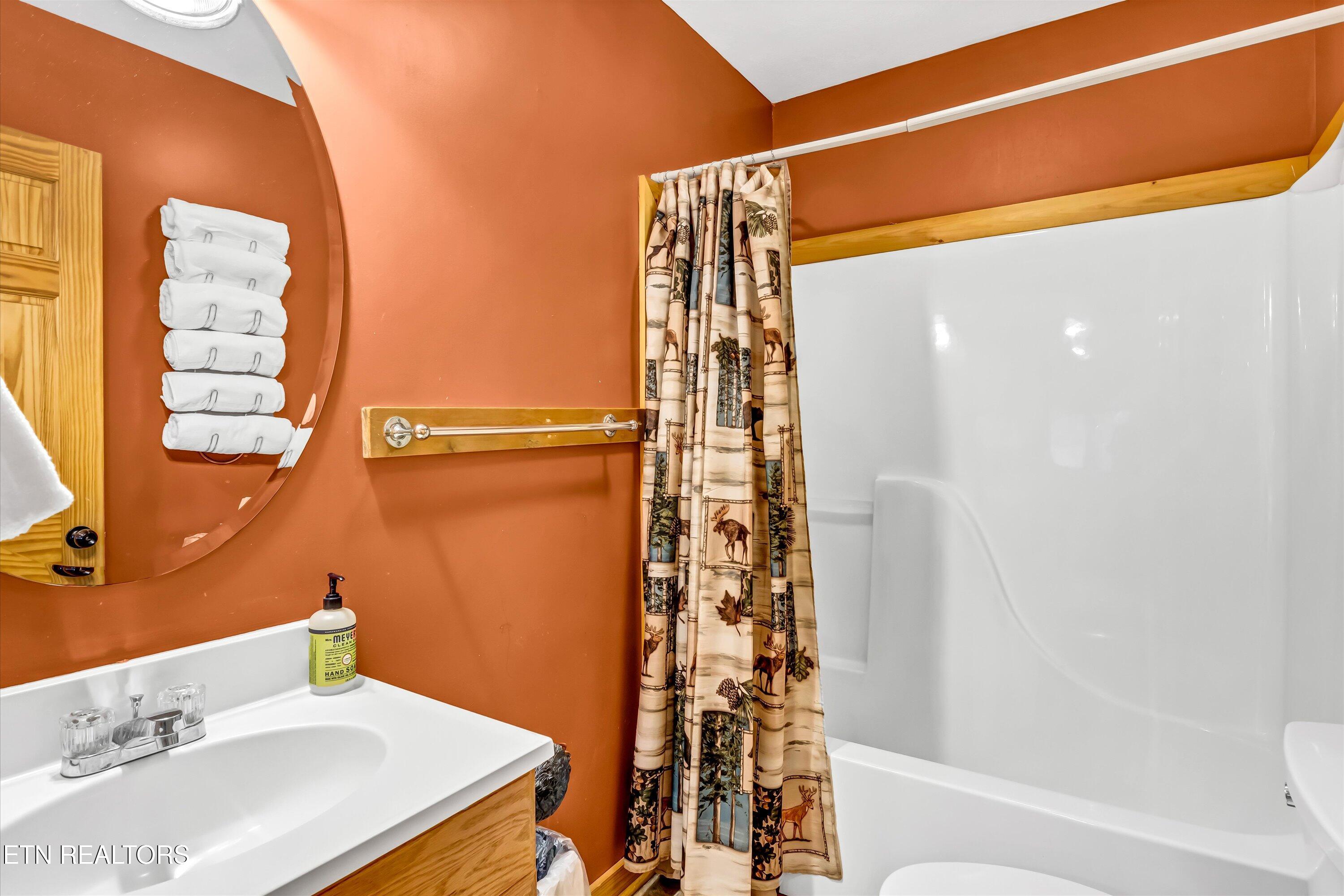 2054 Oakmont Drive Sevierville TN 37876