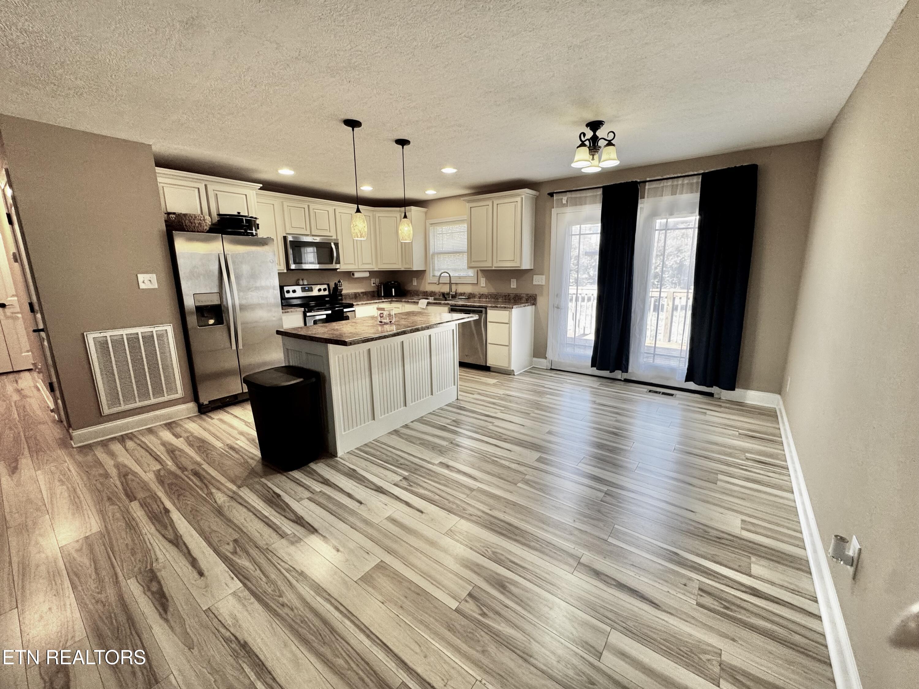 402 Cedar Circle Clinton TN 37716