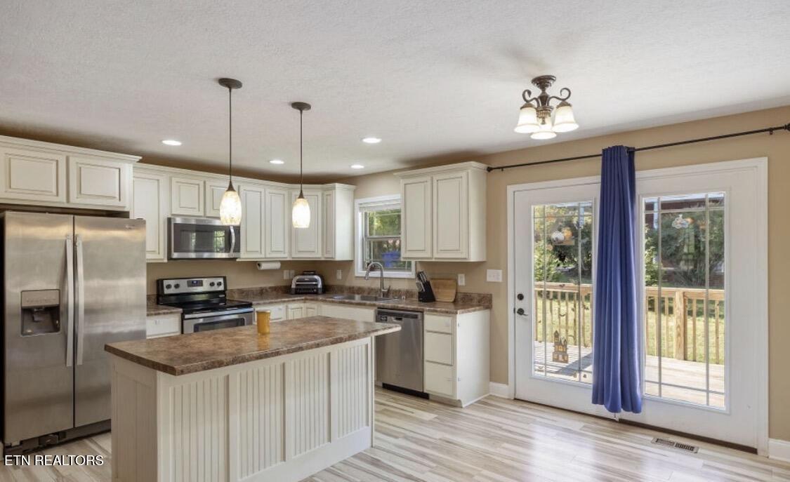 402 Cedar Circle Clinton TN 37716