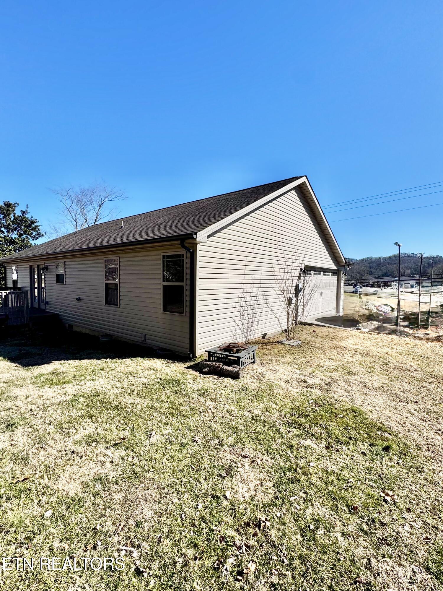 402 Cedar Circle Clinton TN 37716