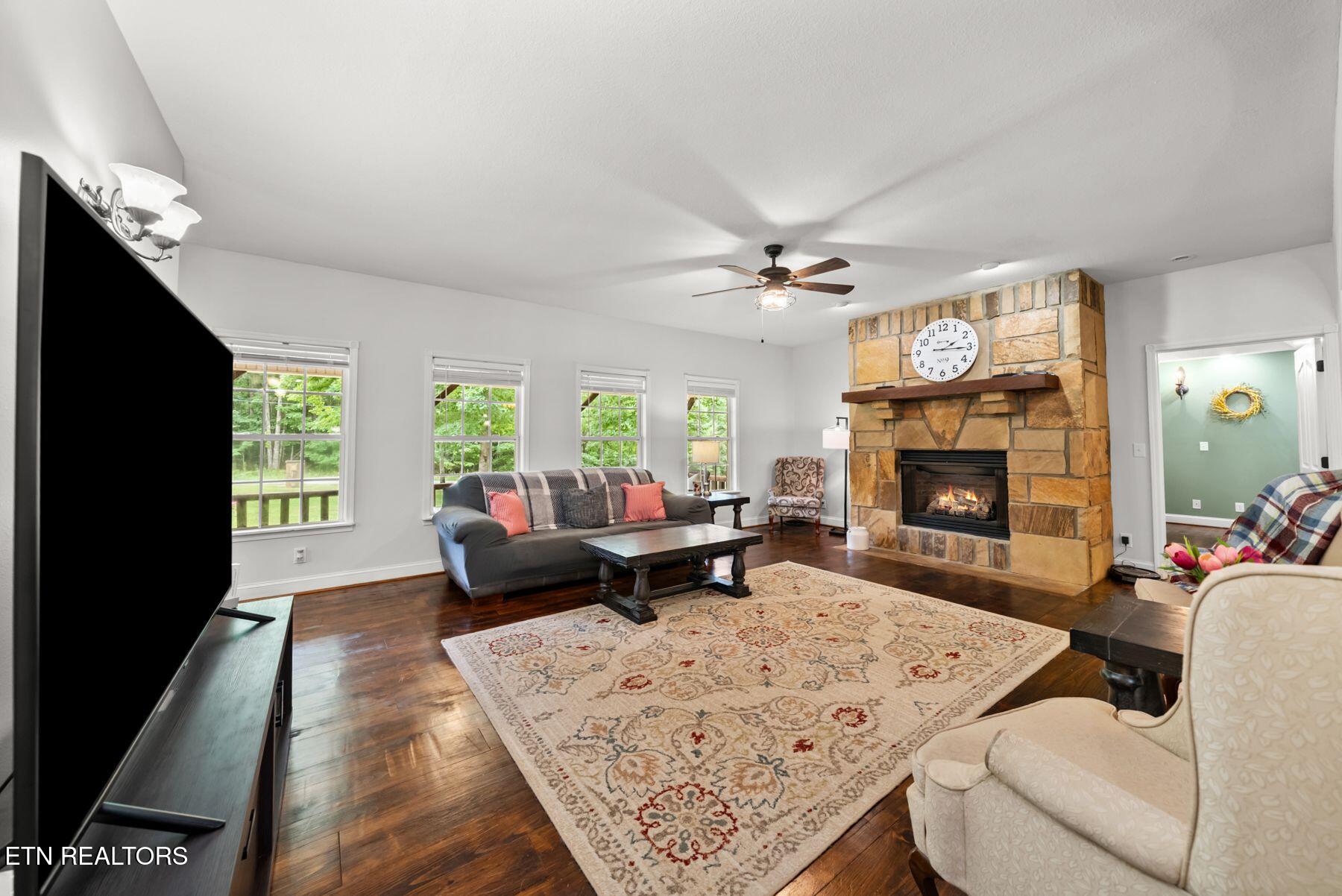 1035 Gray Eagle Drive Crossville TN 38572