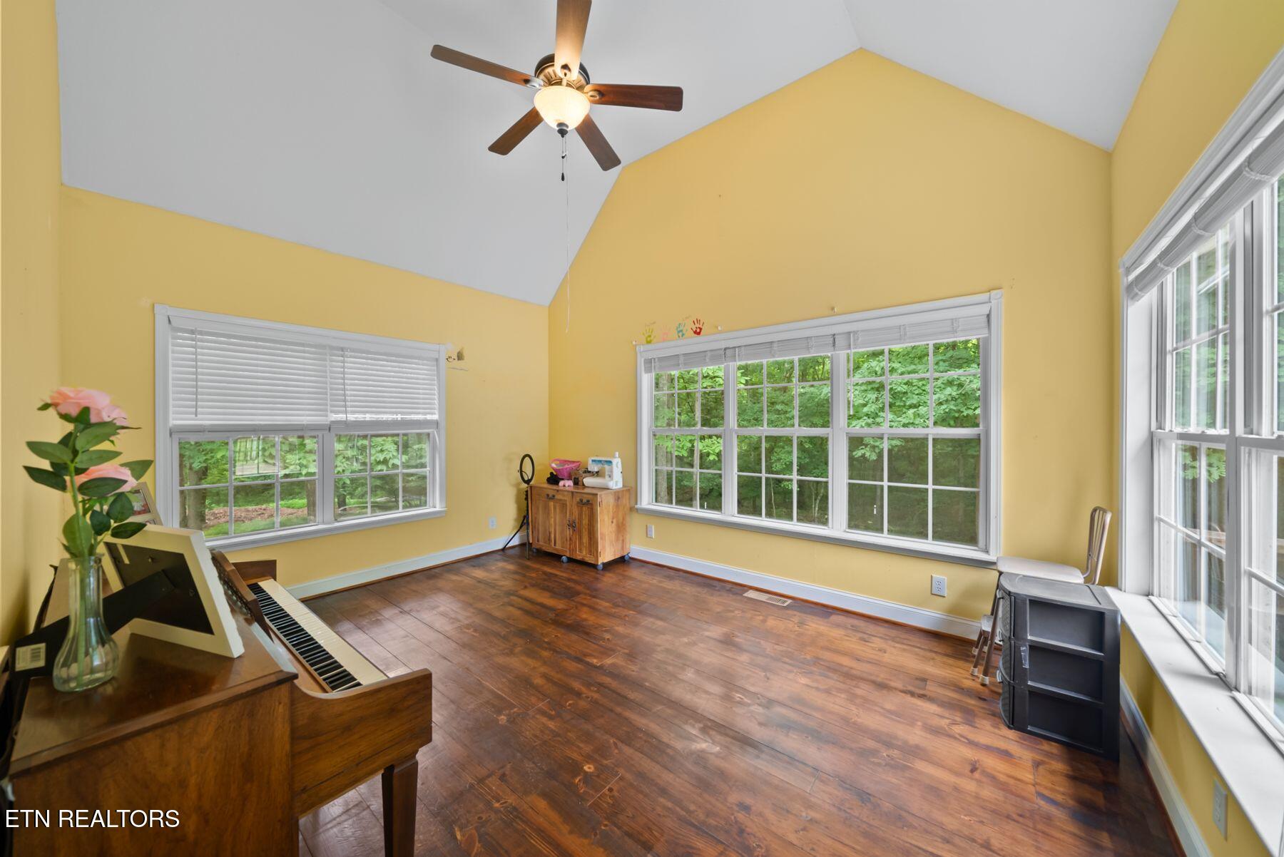1035 Gray Eagle Drive Crossville TN 38572