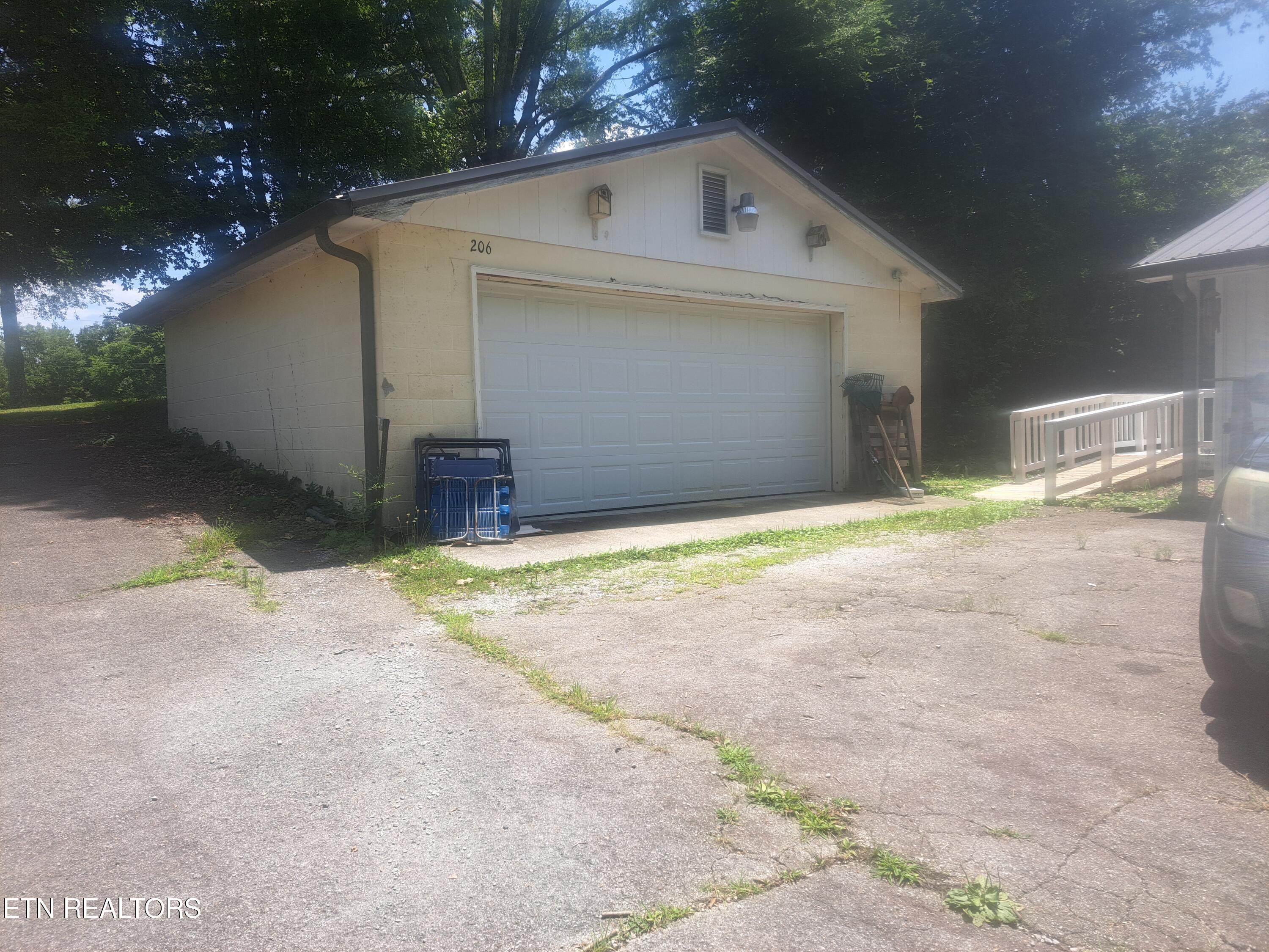 206 Lakeshire Drive Spring City TN 37381