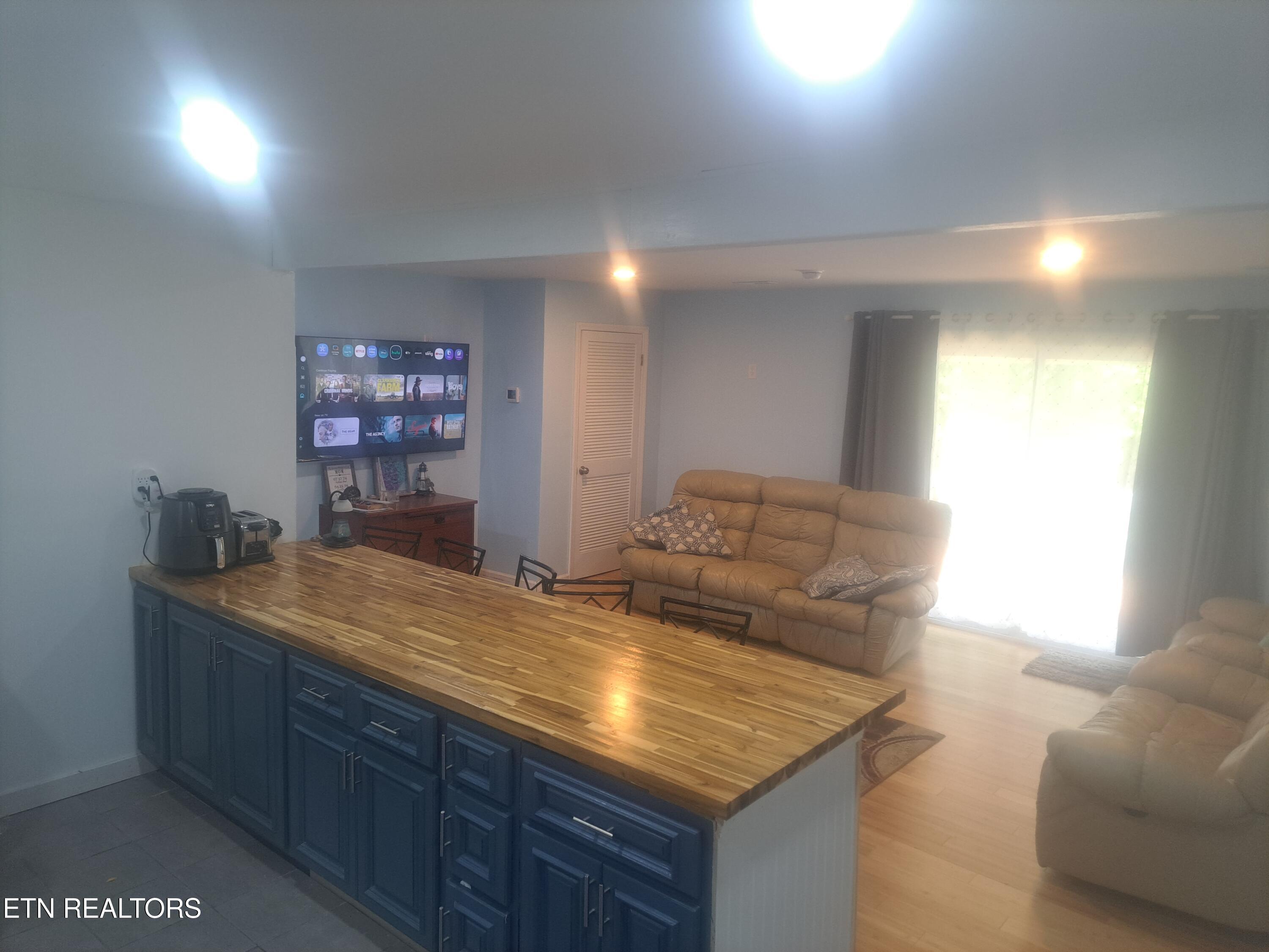 206 Lakeshire Drive Spring City TN 37381