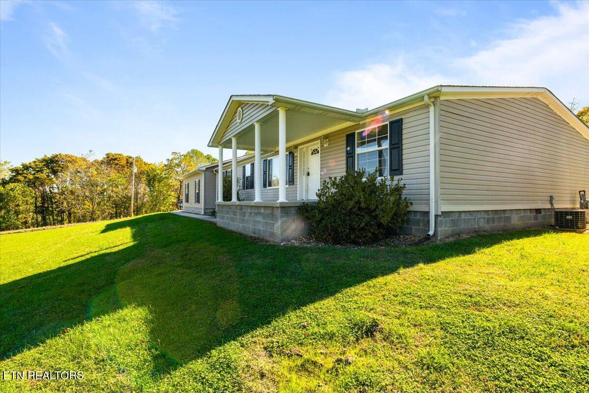 114 Myrtle Vinsant Lane Jacksboro TN 37757