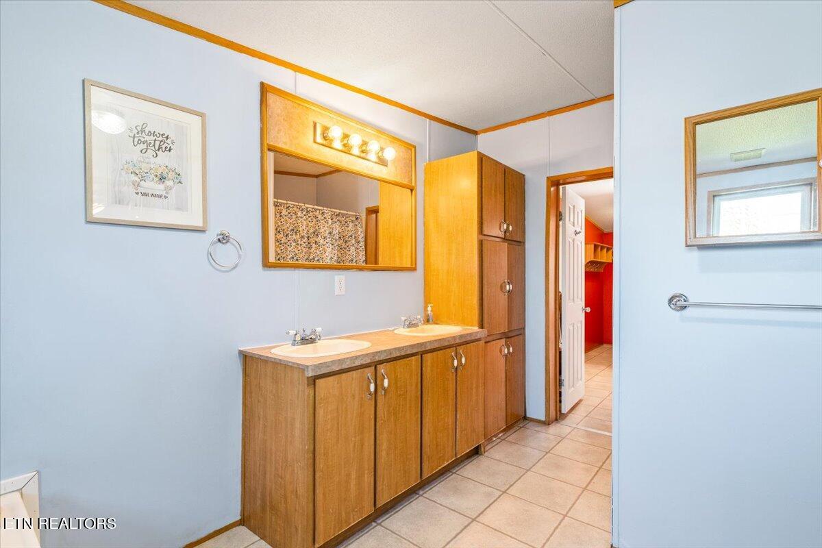 114 Myrtle Vinsant Lane Jacksboro TN 37757