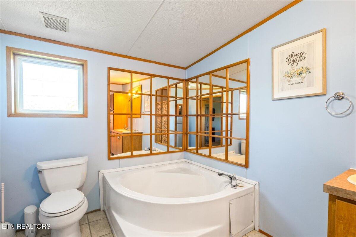 114 Myrtle Vinsant Lane Jacksboro TN 37757