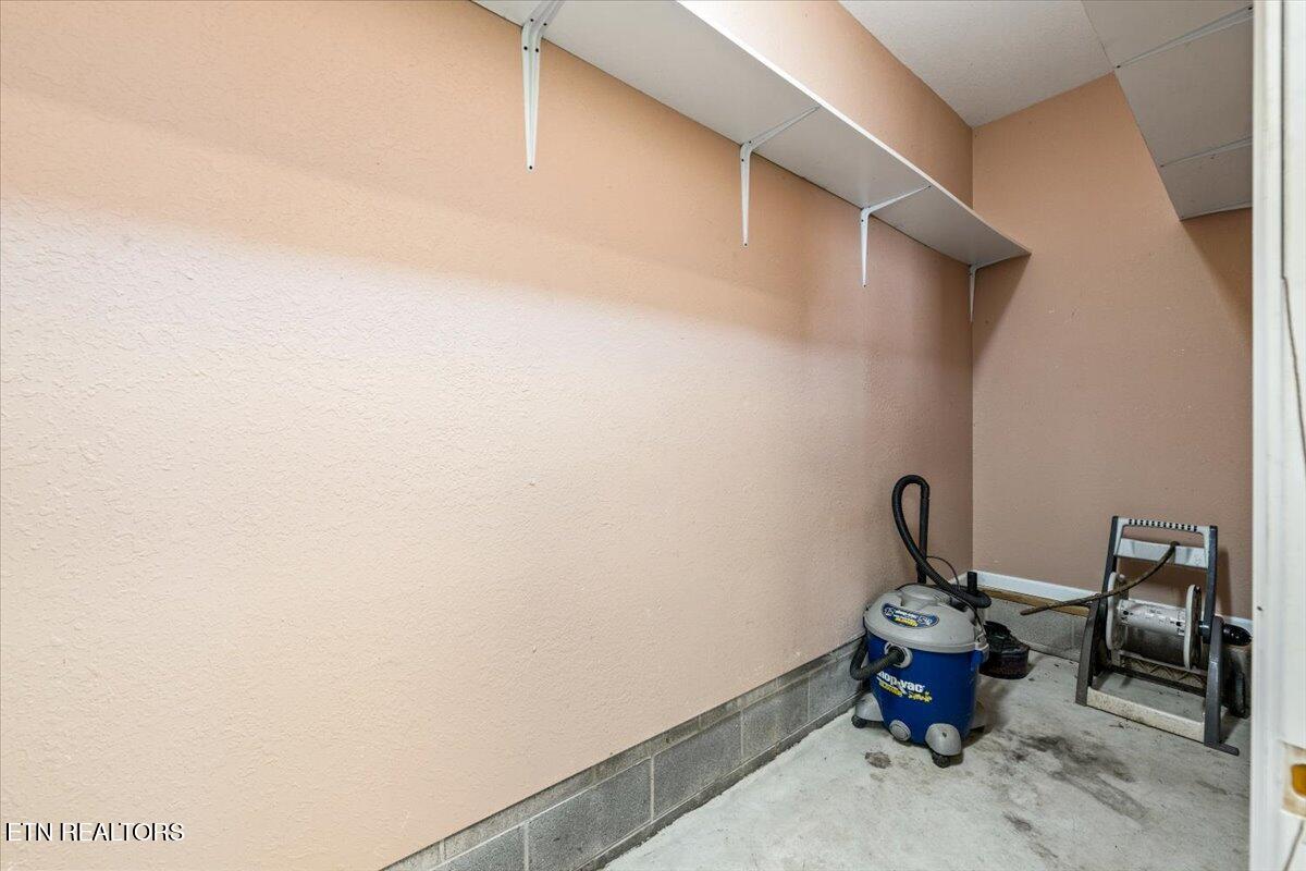 114 Myrtle Vinsant Lane Jacksboro TN 37757