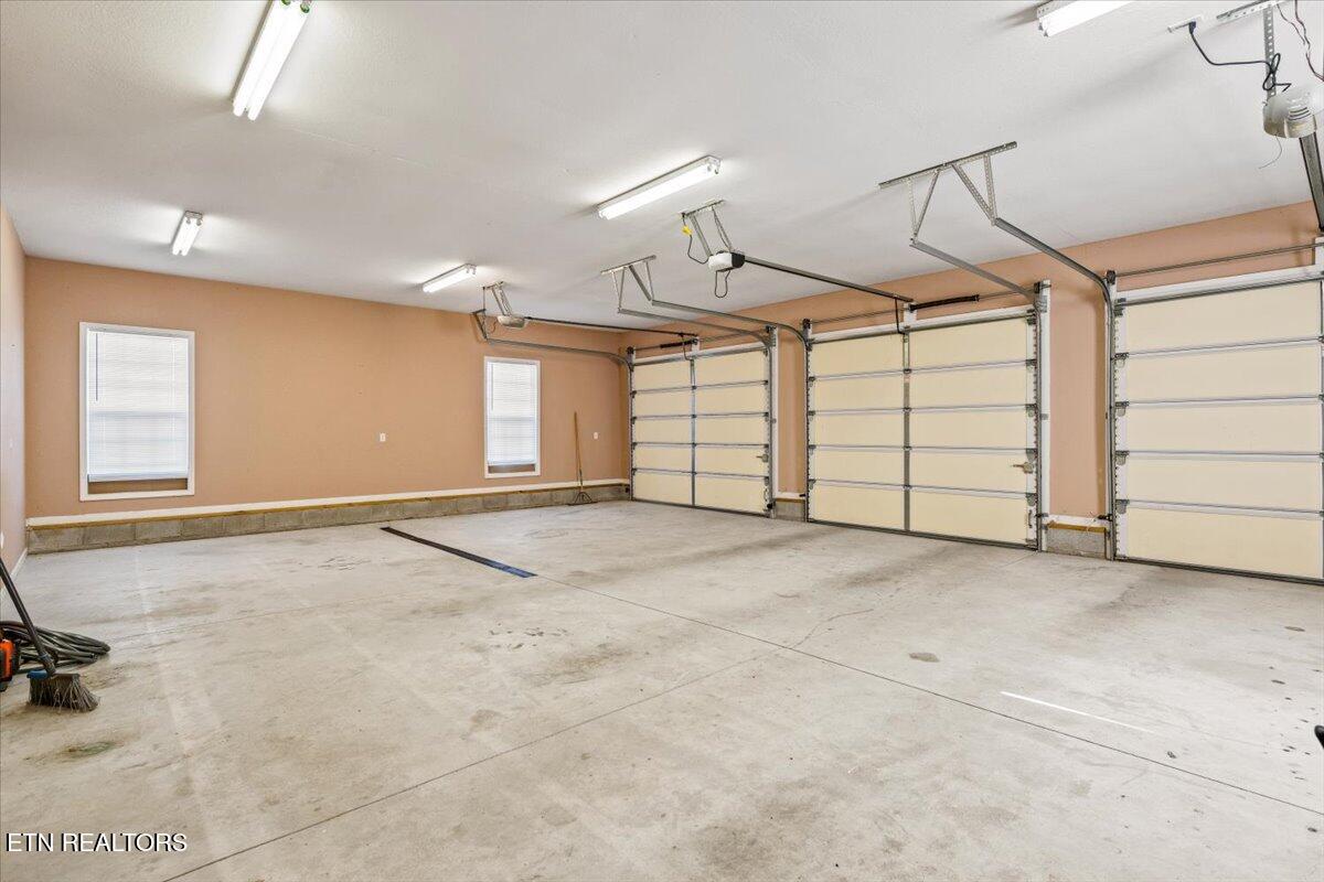 114 Myrtle Vinsant Lane Jacksboro TN 37757