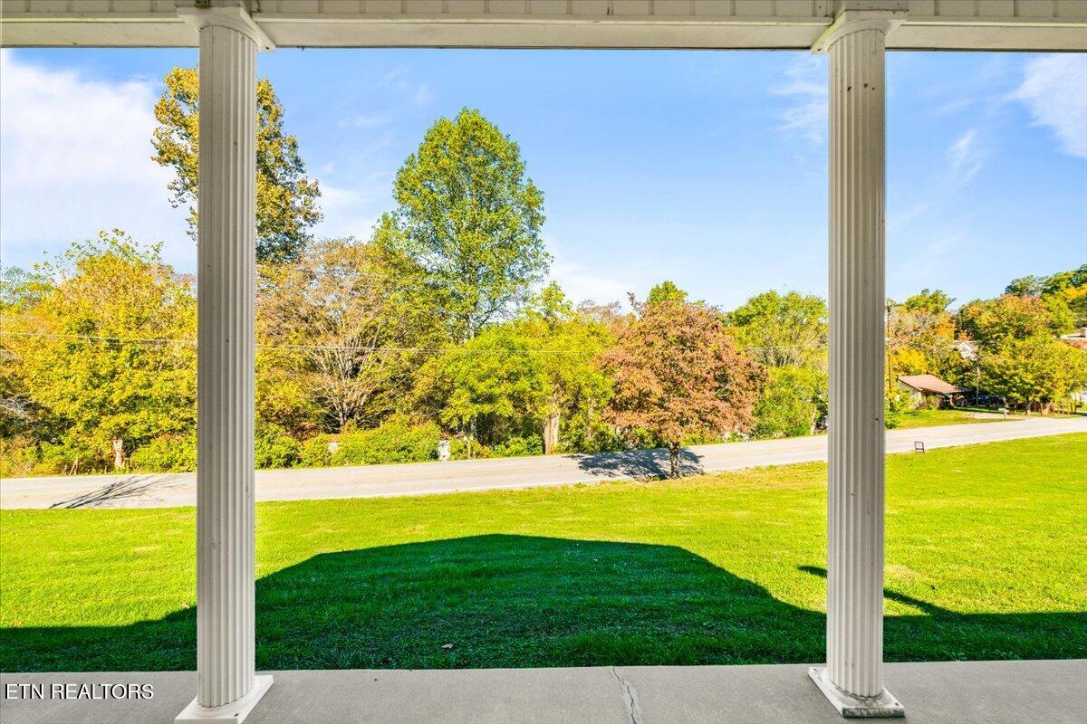 114 Myrtle Vinsant Lane Jacksboro TN 37757