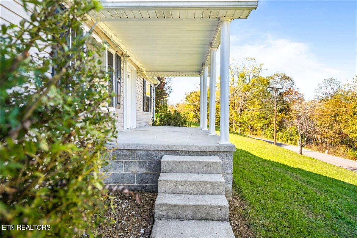 114 Myrtle Vinsant Lane Jacksboro TN 37757