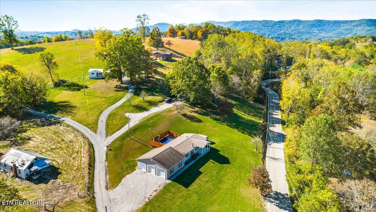 114 Myrtle Vinsant Lane Jacksboro TN 37757