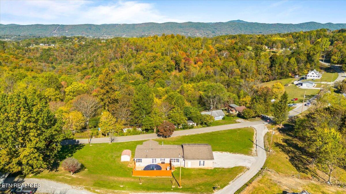 114 Myrtle Vinsant Lane Jacksboro TN 37757