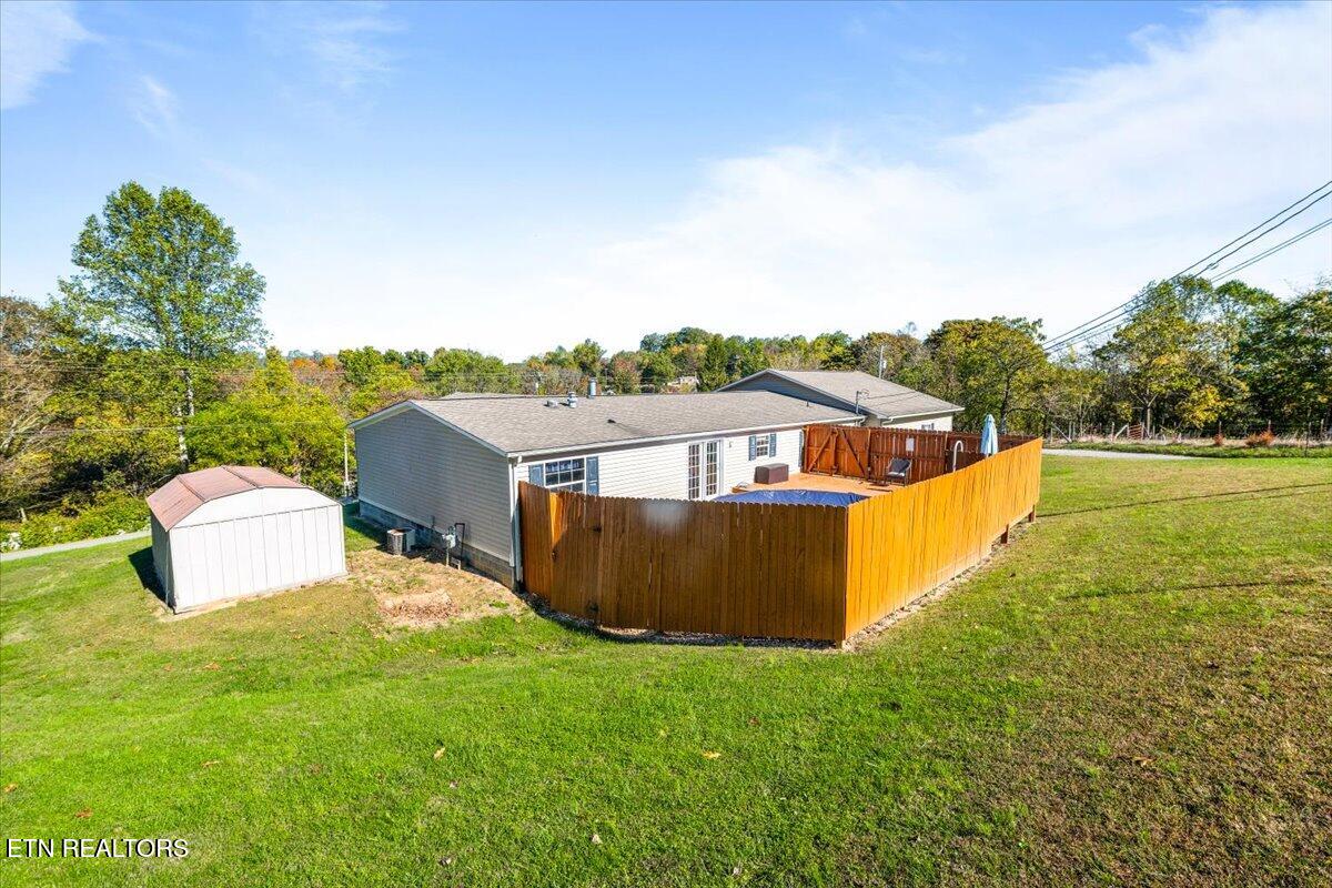 114 Myrtle Vinsant Lane Jacksboro TN 37757