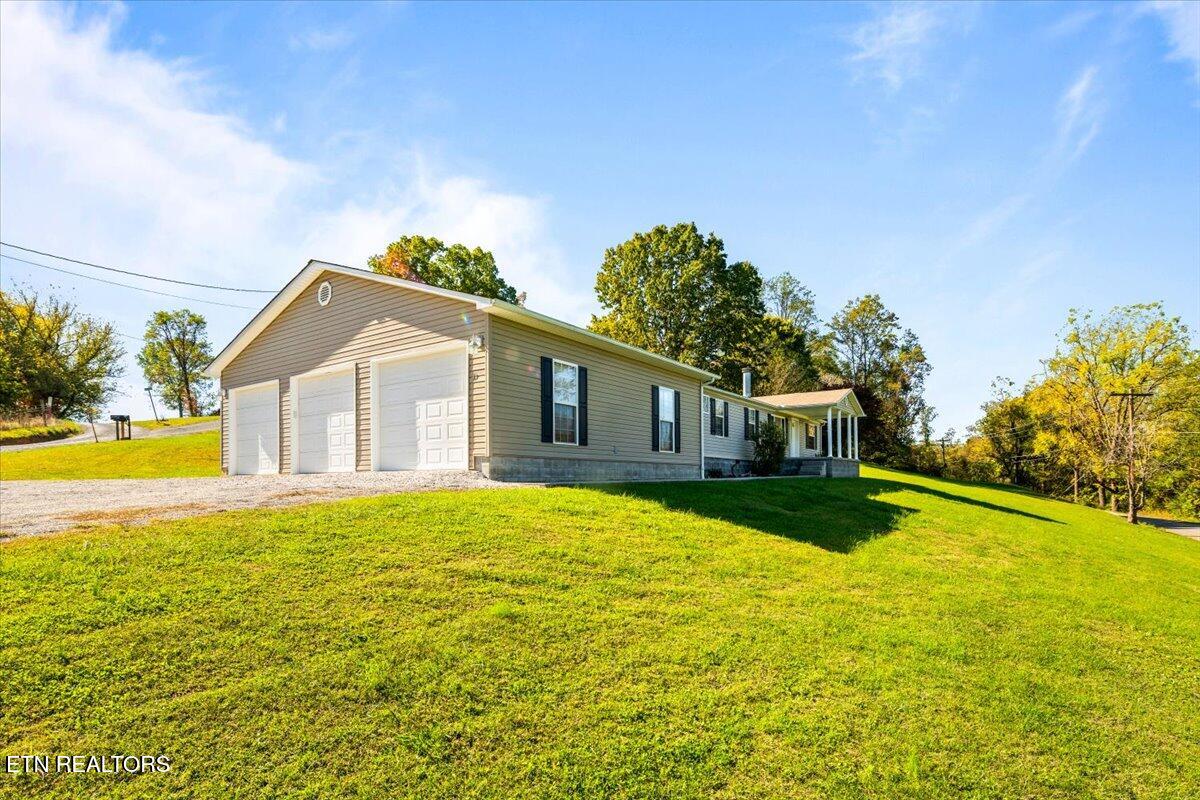 114 Myrtle Vinsant Lane Jacksboro TN 37757