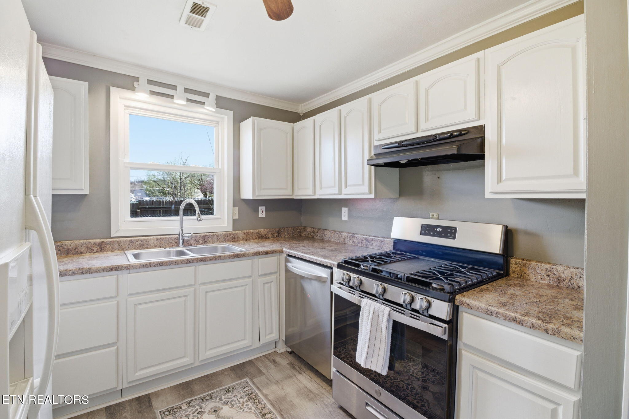 335 S Fowler Street Clinton TN 37716