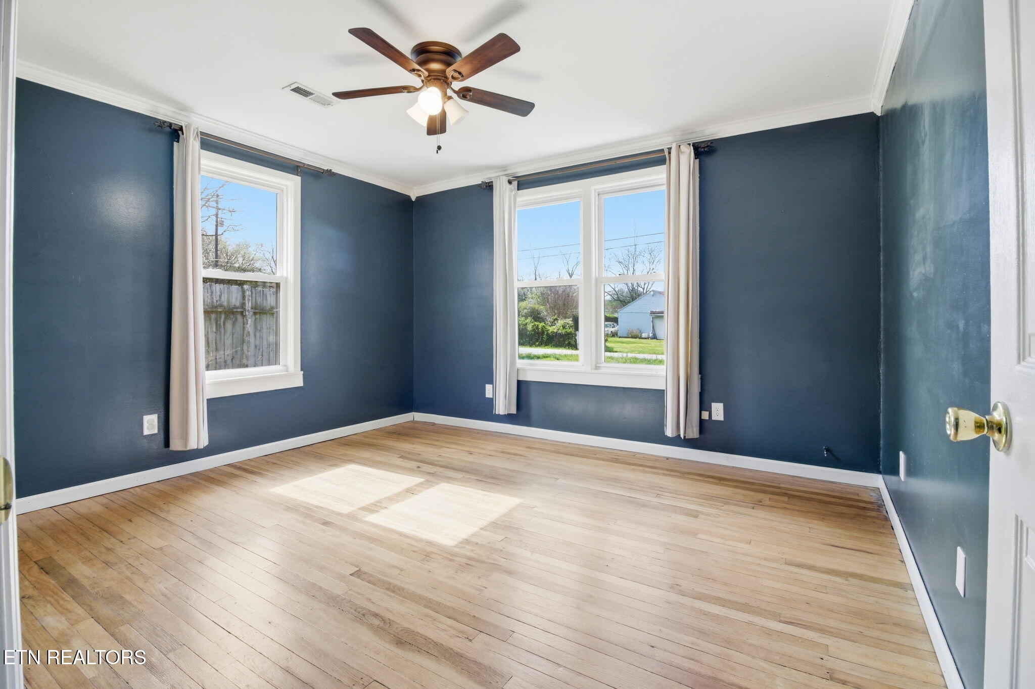 335 S Fowler Street Clinton TN 37716