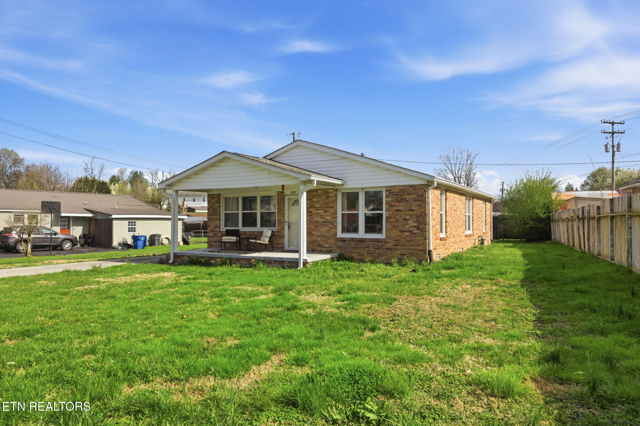 335 S Fowler Street Clinton TN 37716