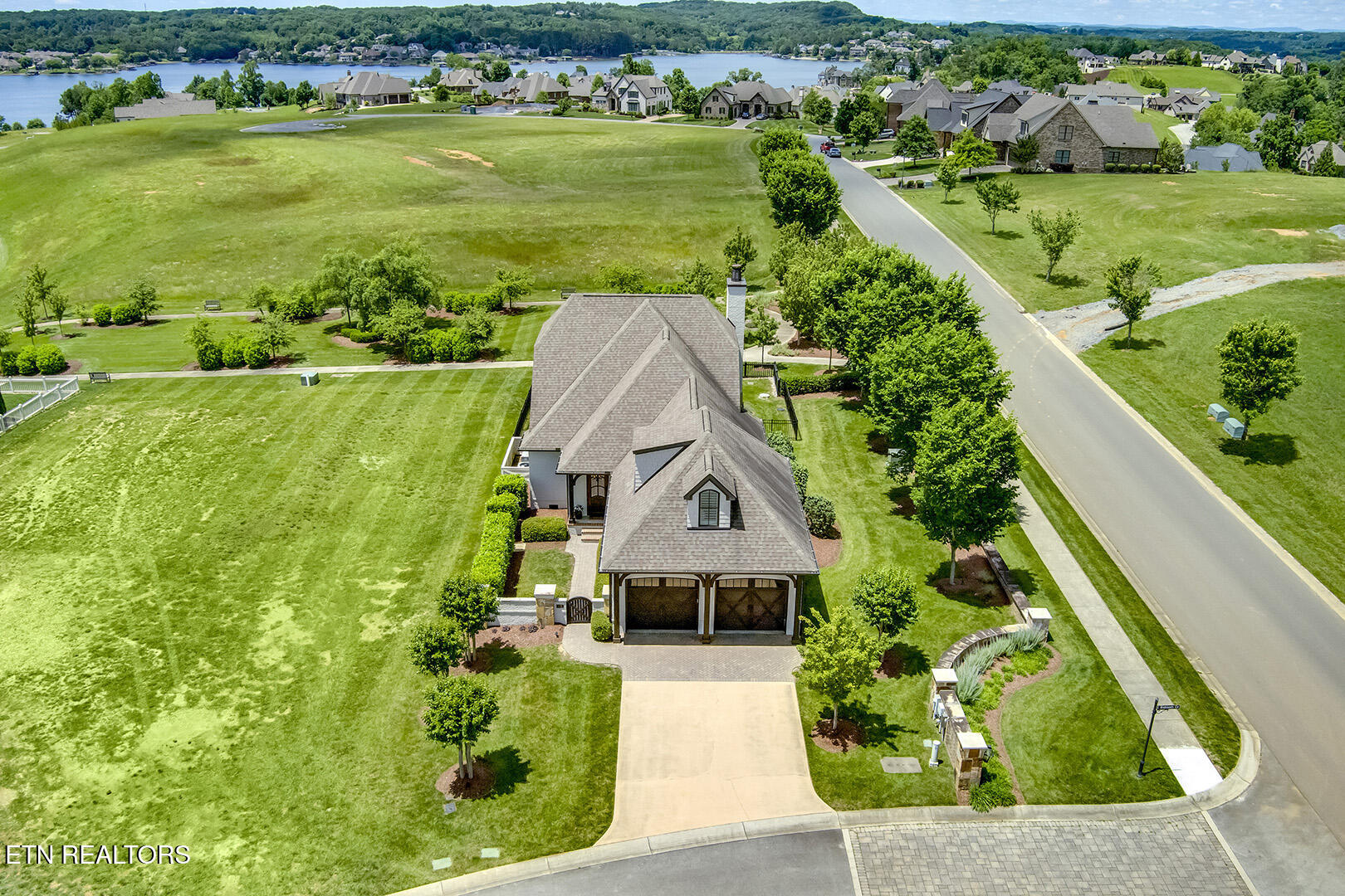 110 E Highlands Circle Lenoir City TN 37772