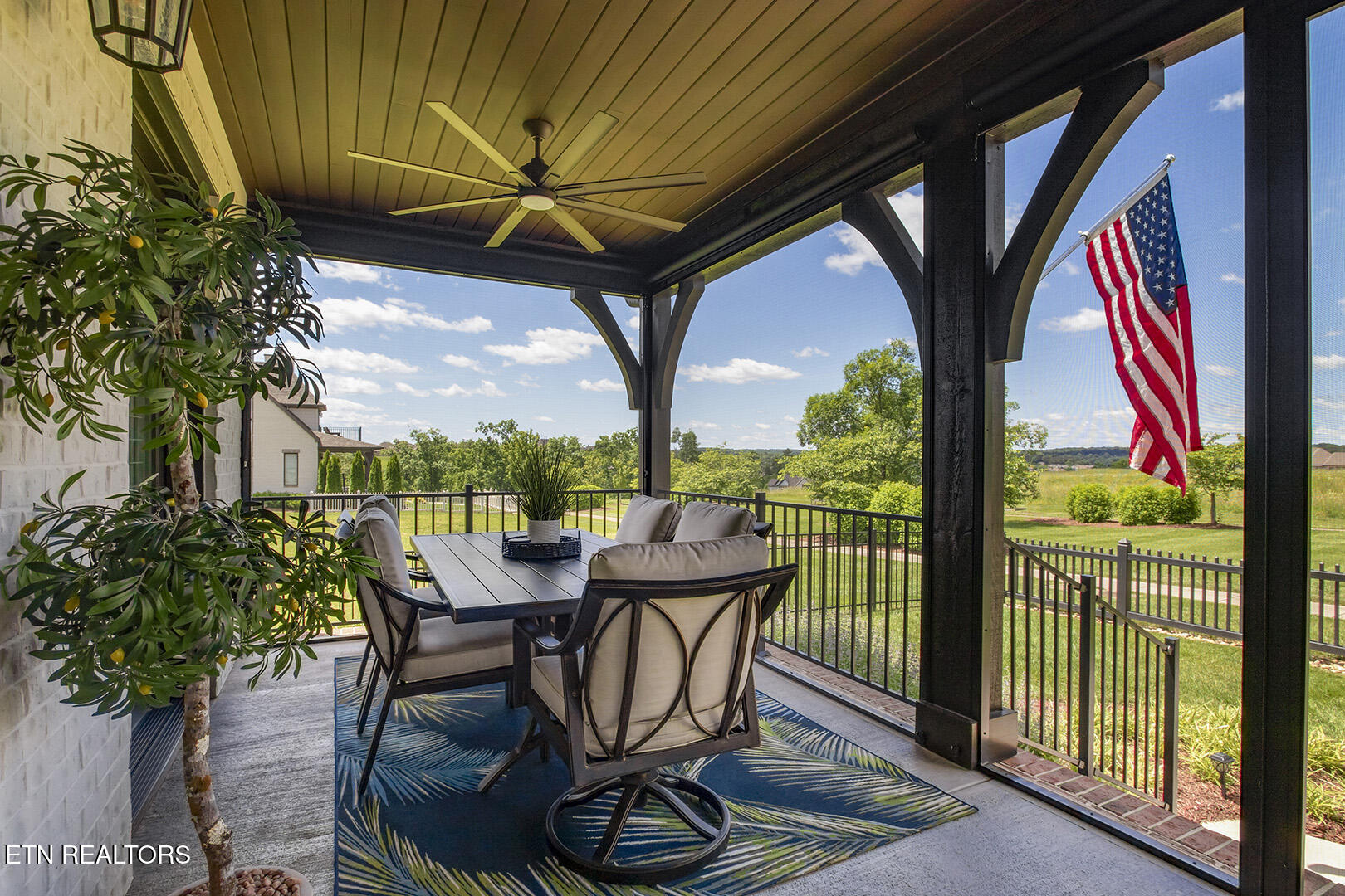 110 E Highlands Circle Lenoir City TN 37772