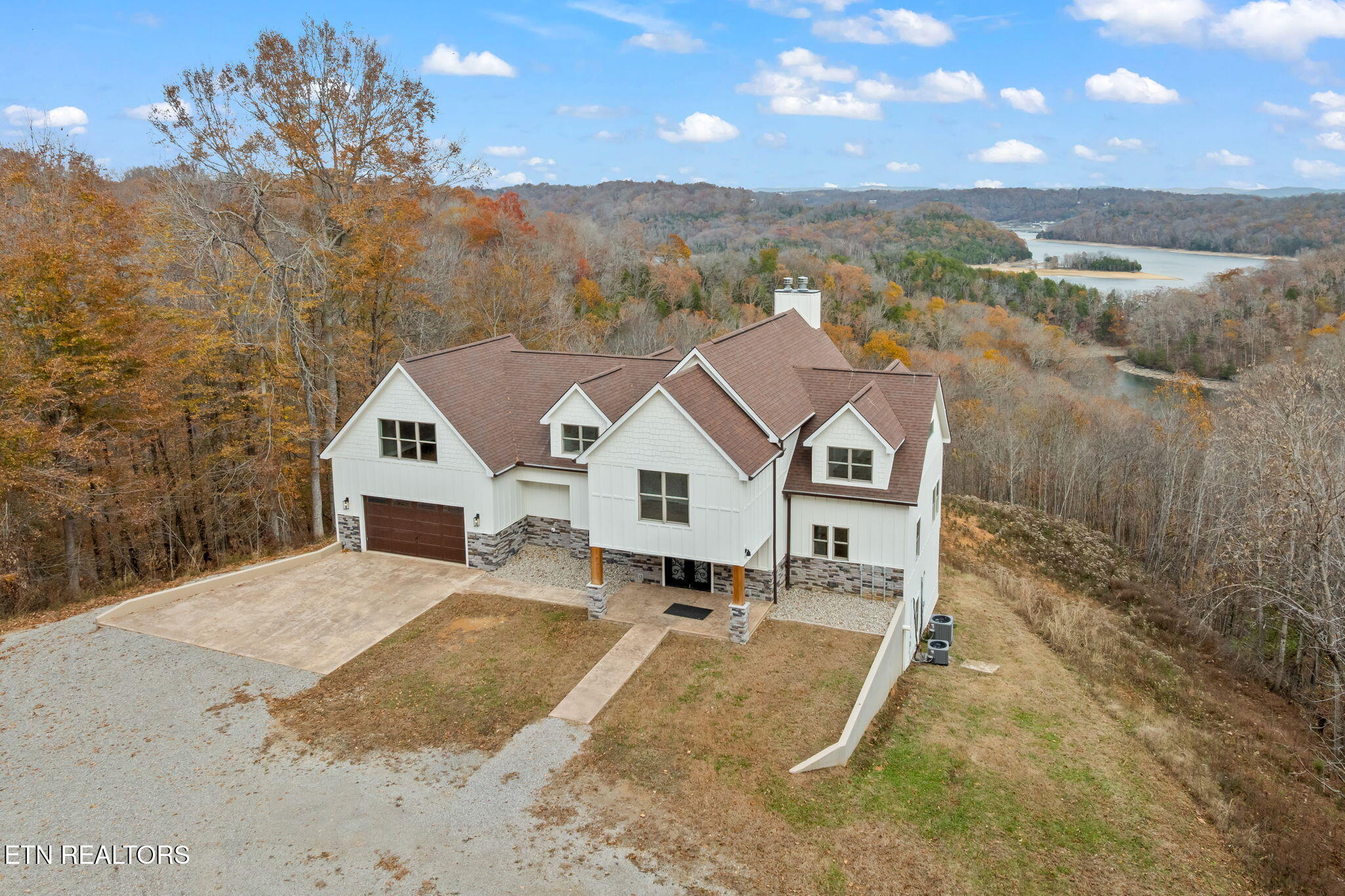 176 Bear Pause Road Byrdstown TN 38549