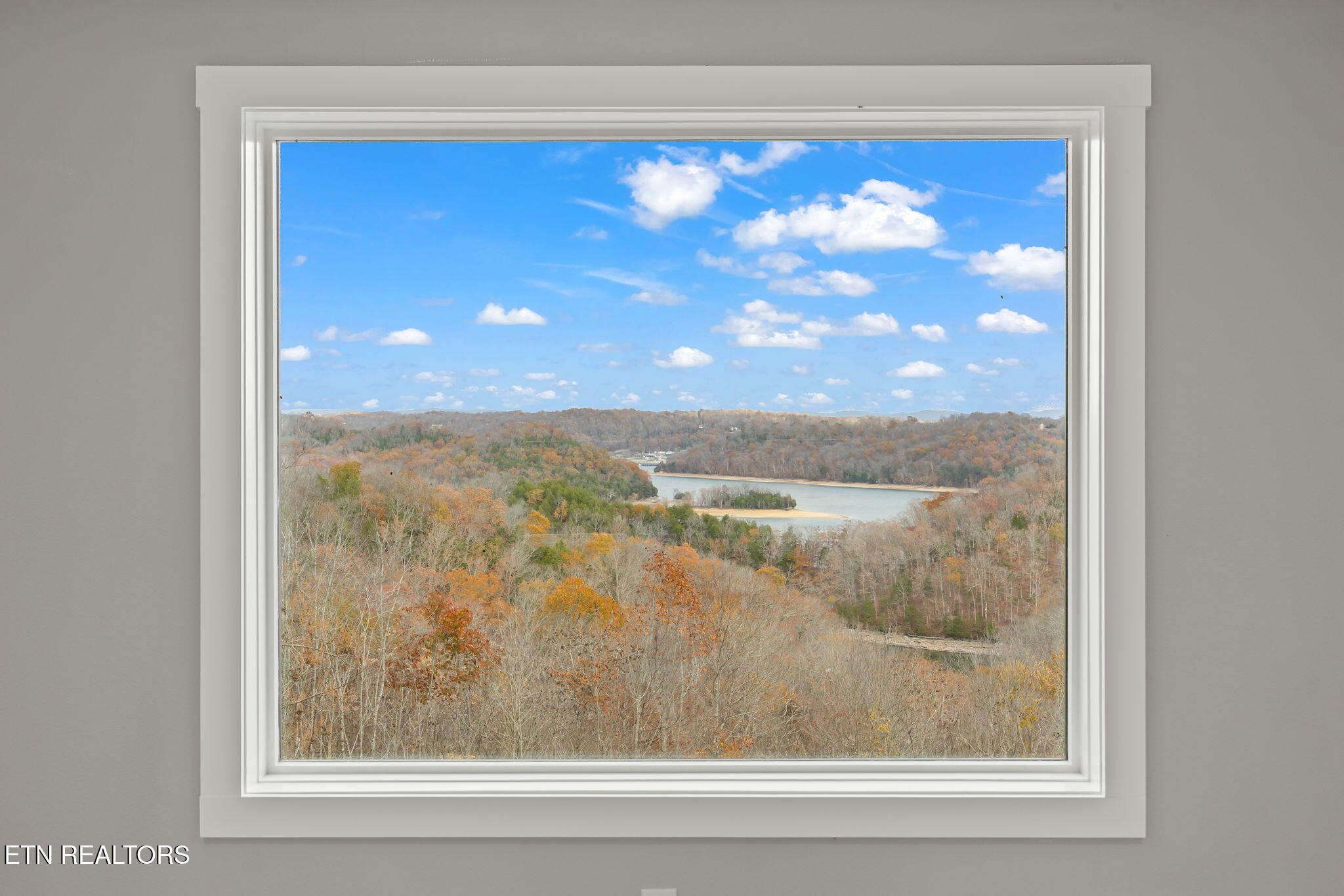 176 Bear Pause Road Byrdstown TN 38549